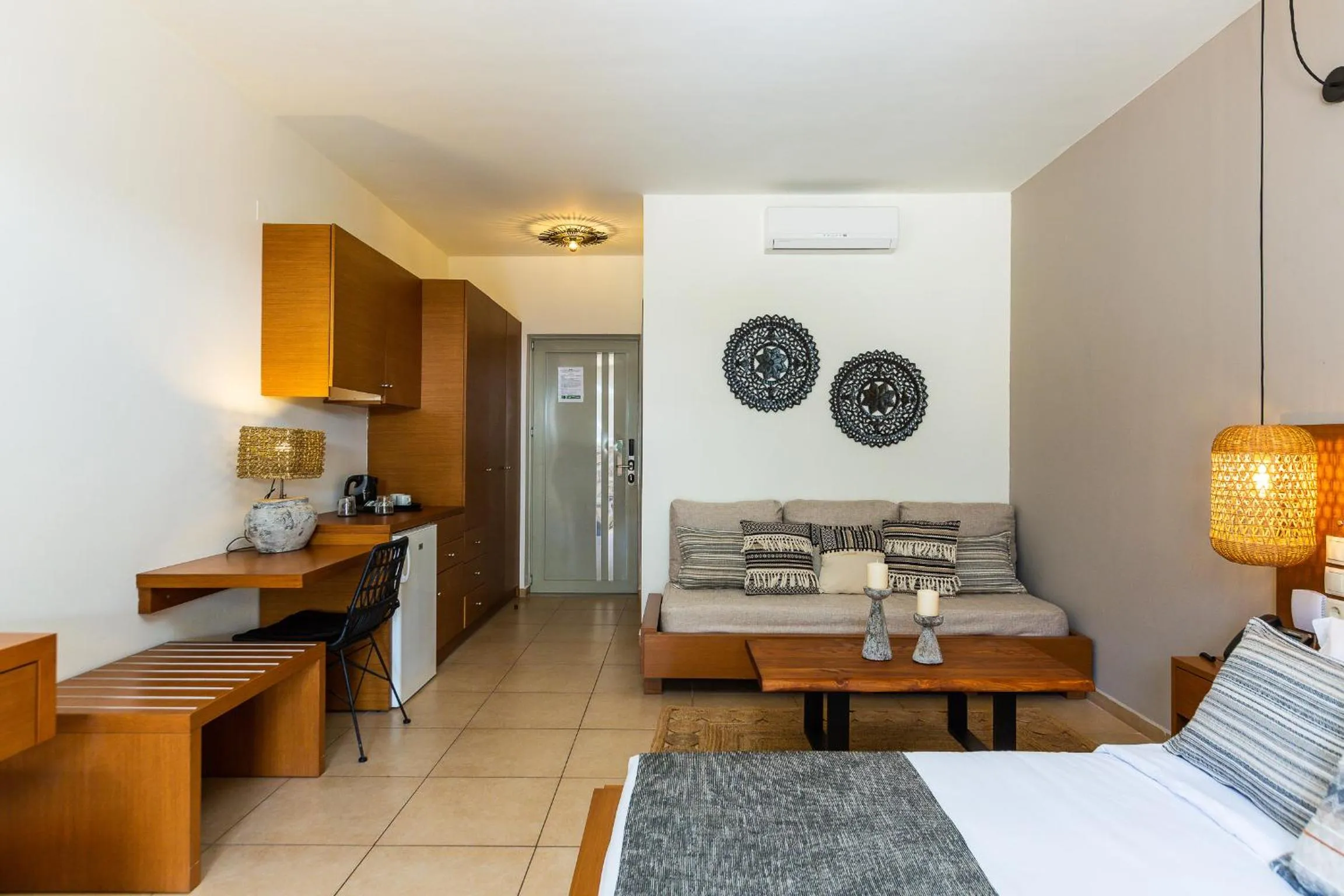 Coffee/tea facilities in Nostos Beach Boutique Hotel