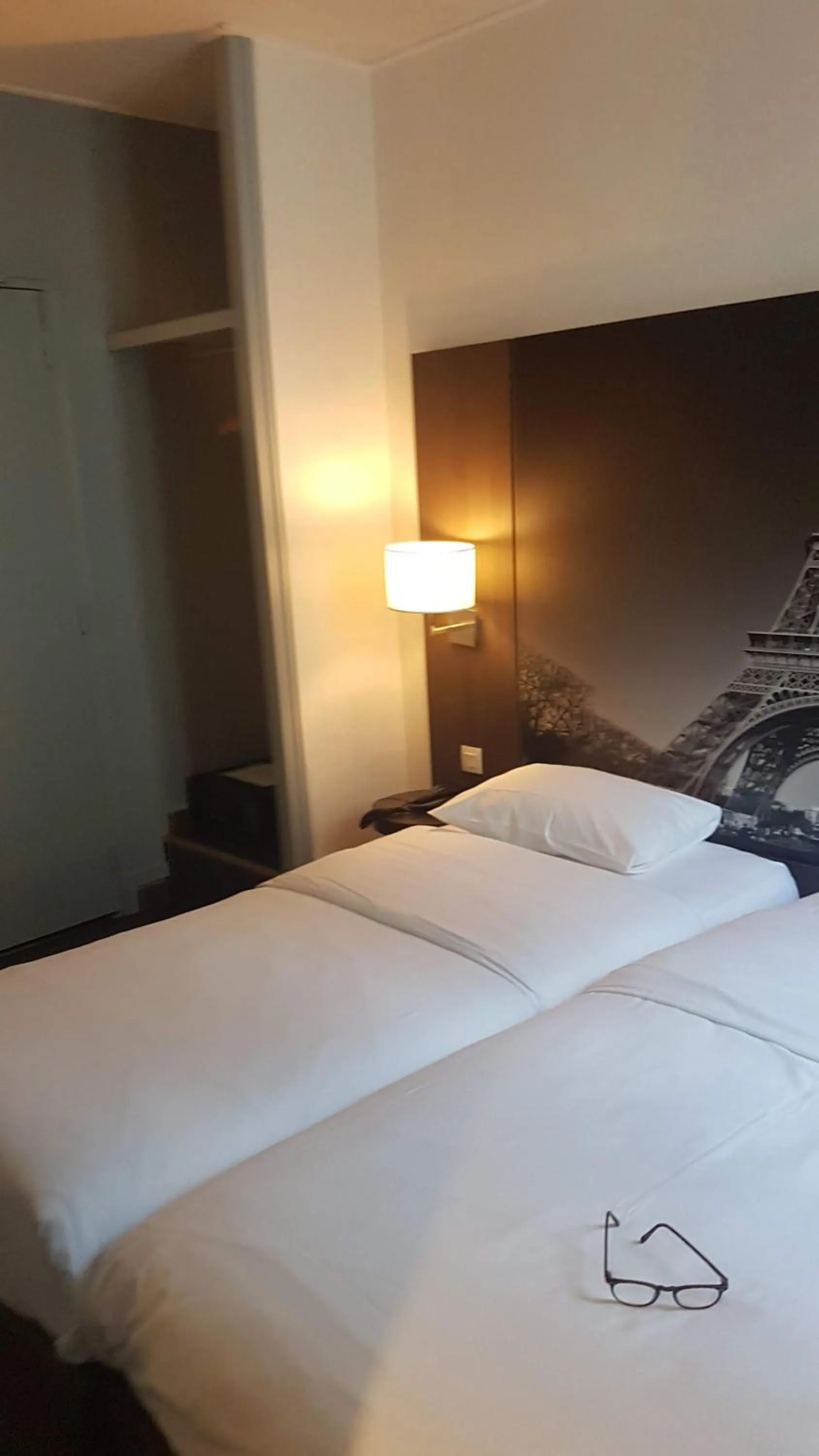 Bedroom, Bed in Hotel Victoria