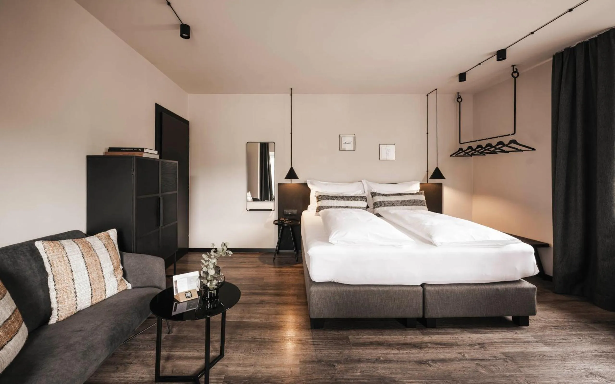 Staff, Bed in Hotel Löwenhof