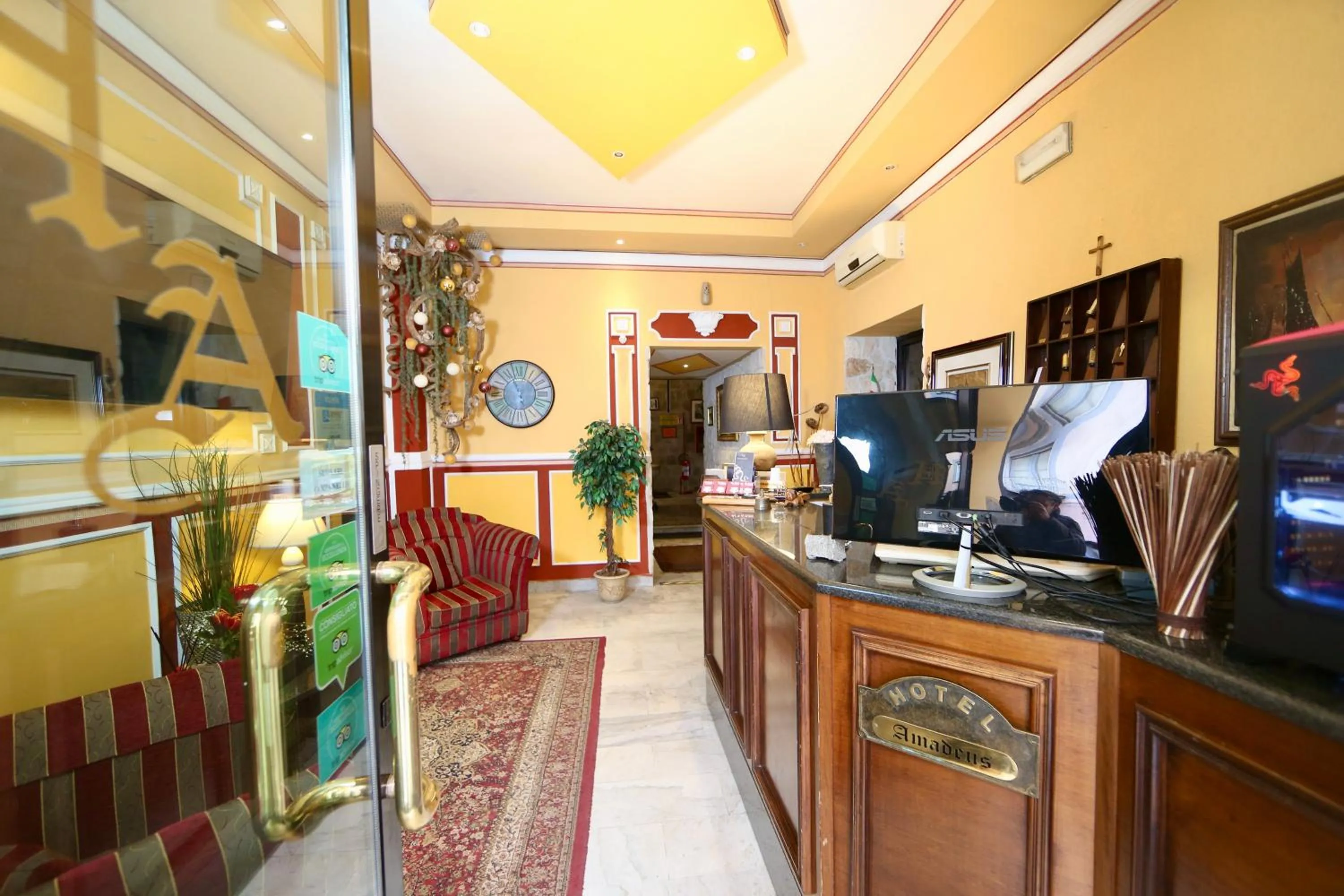 Lobby or reception in Hotel Amadeus