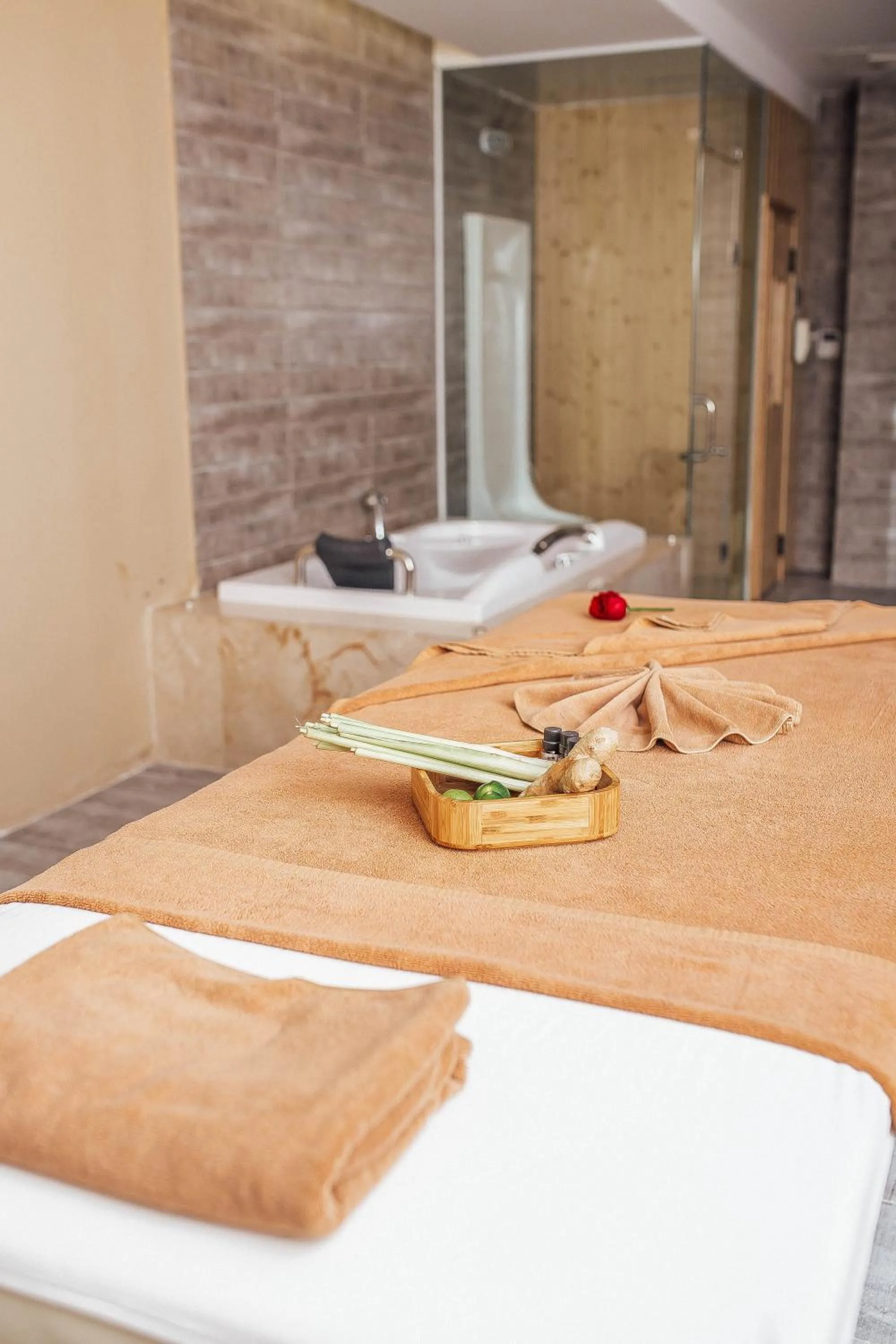 Spa and wellness centre/facilities, Bed in Muong Thanh Luxury Bac Ninh Hotel