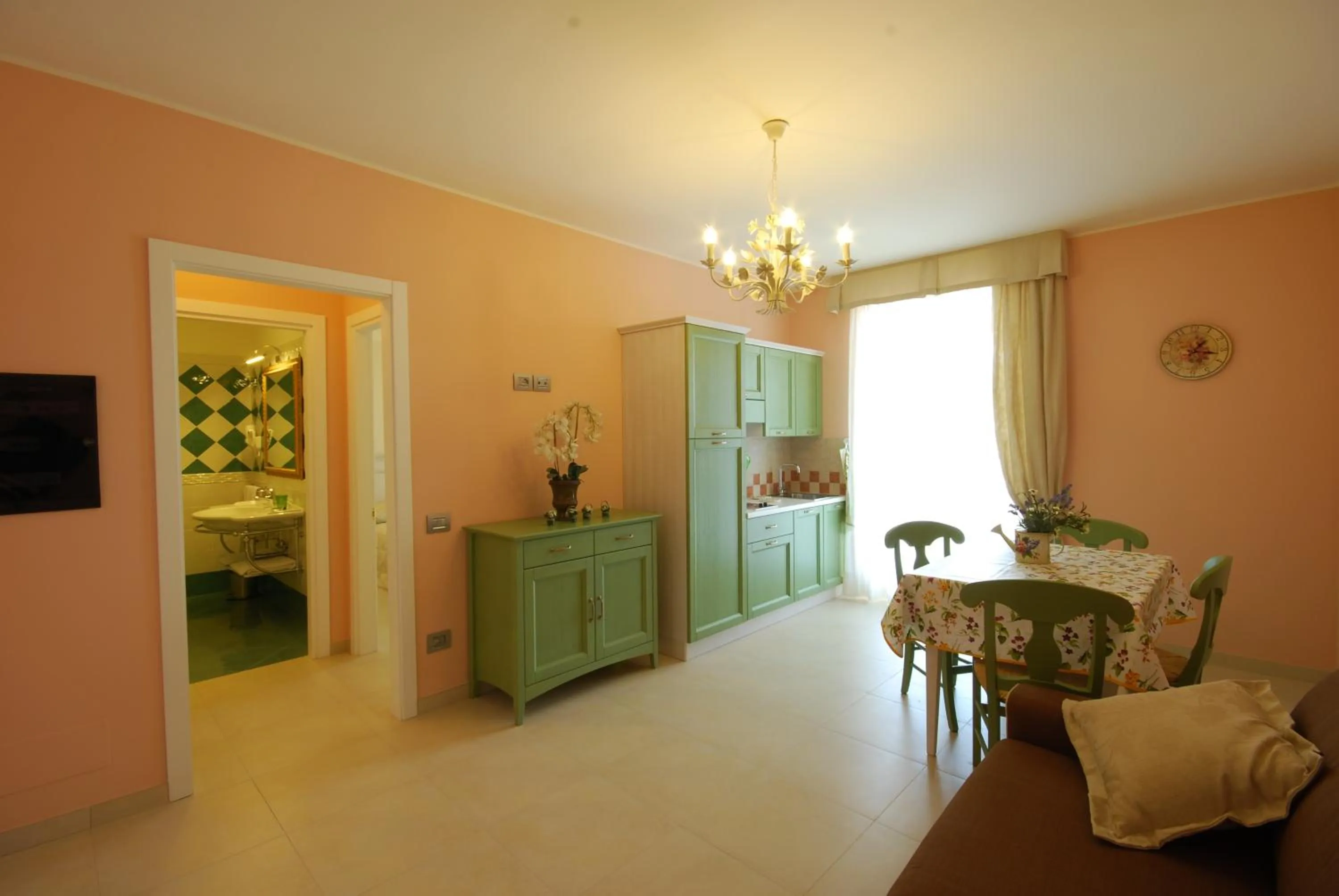 Coffee/tea facilities in Incantea Resort