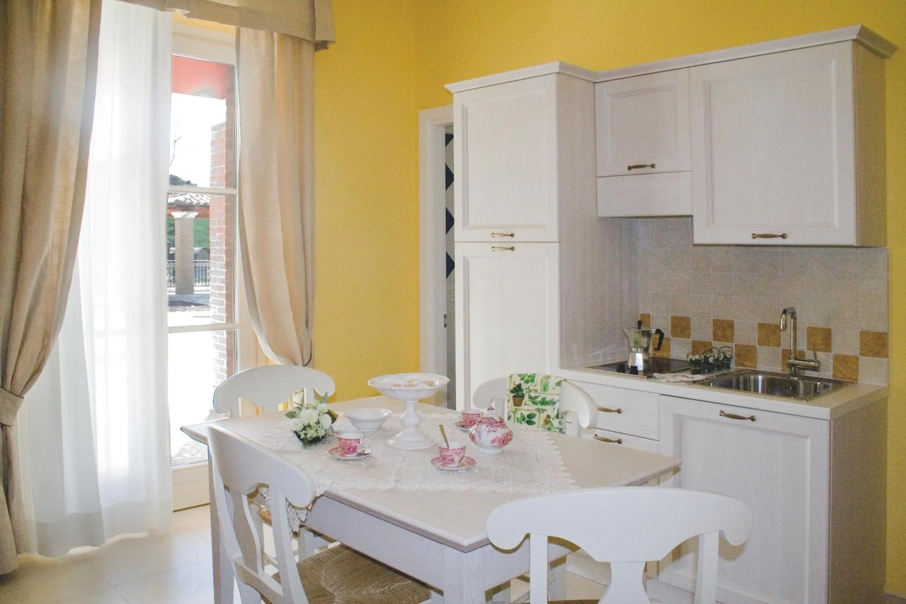 Coffee/tea facilities in Incantea Resort