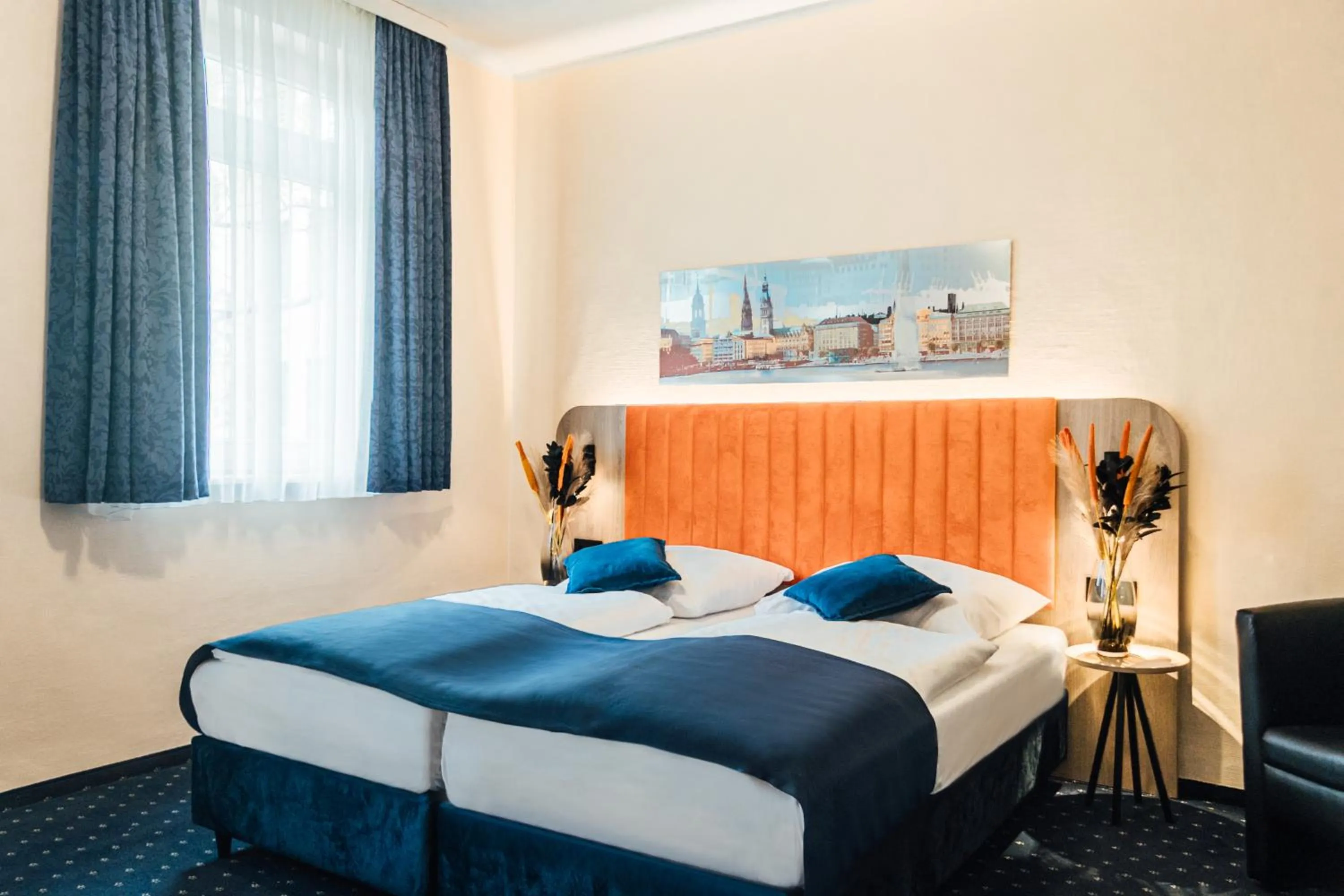 Bed in Hotel Commerz Hamburg