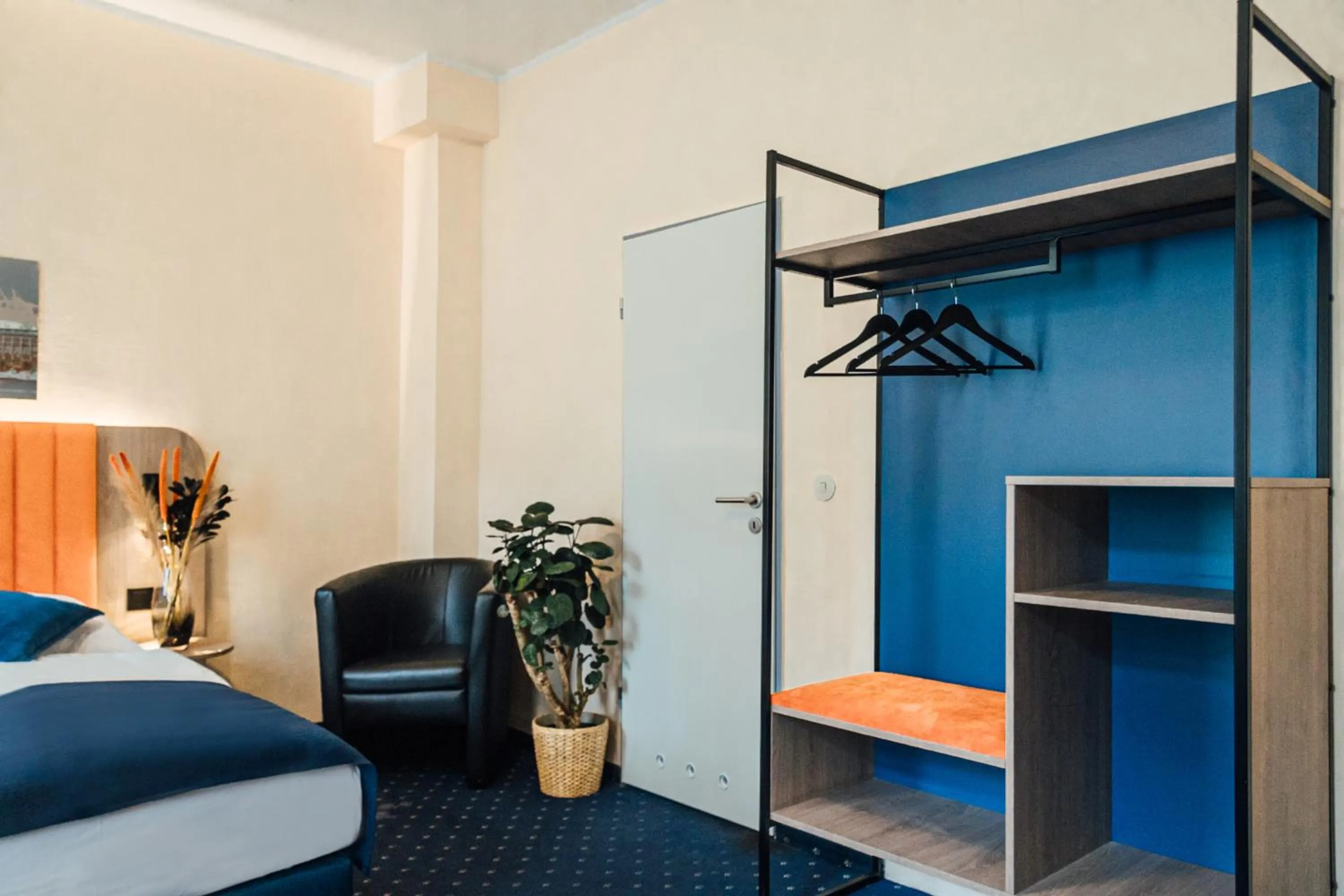 Photo of the whole room, Bed in Hotel Commerz Hamburg