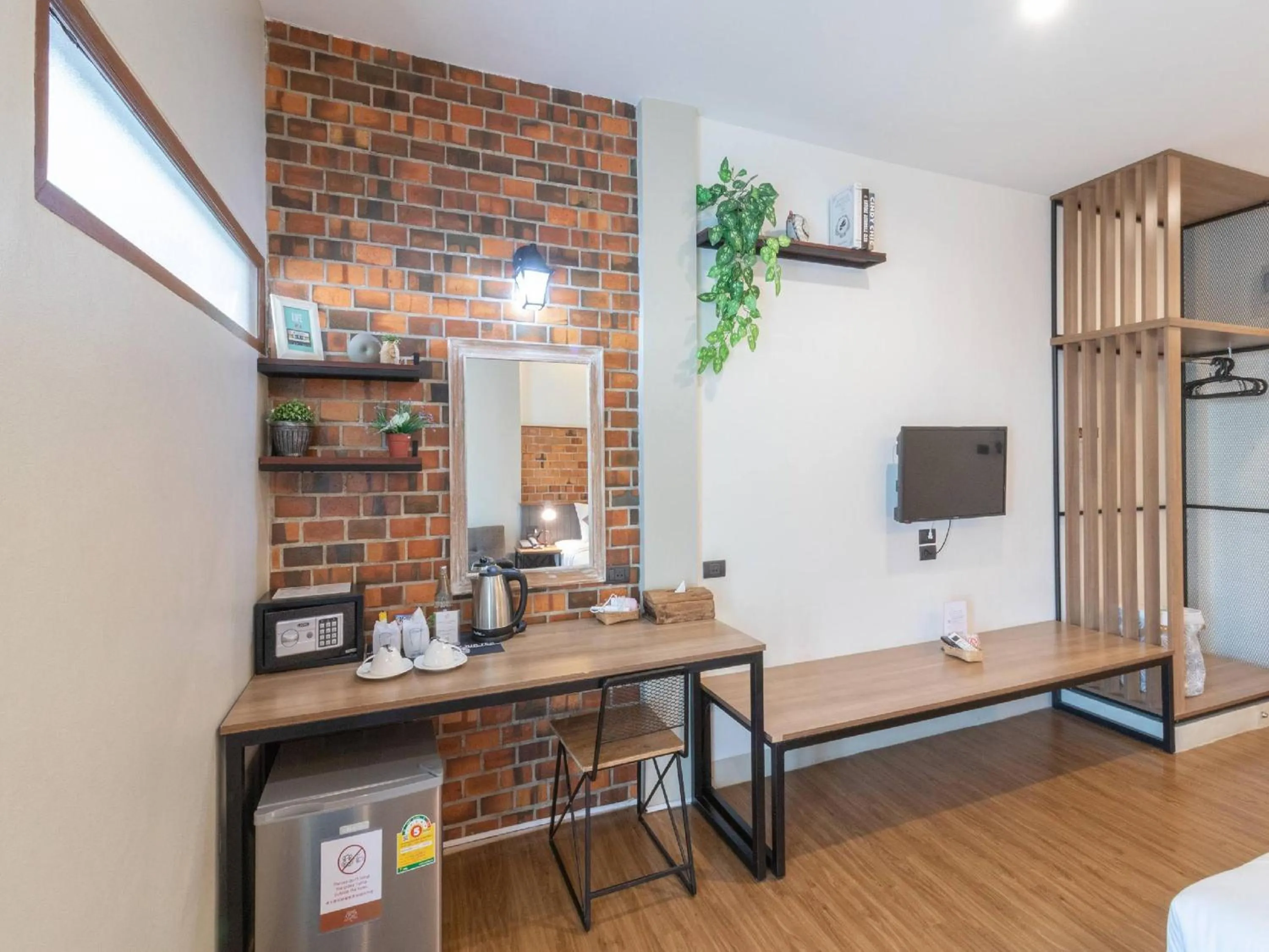 Bedroom in The Old City Wall Inn