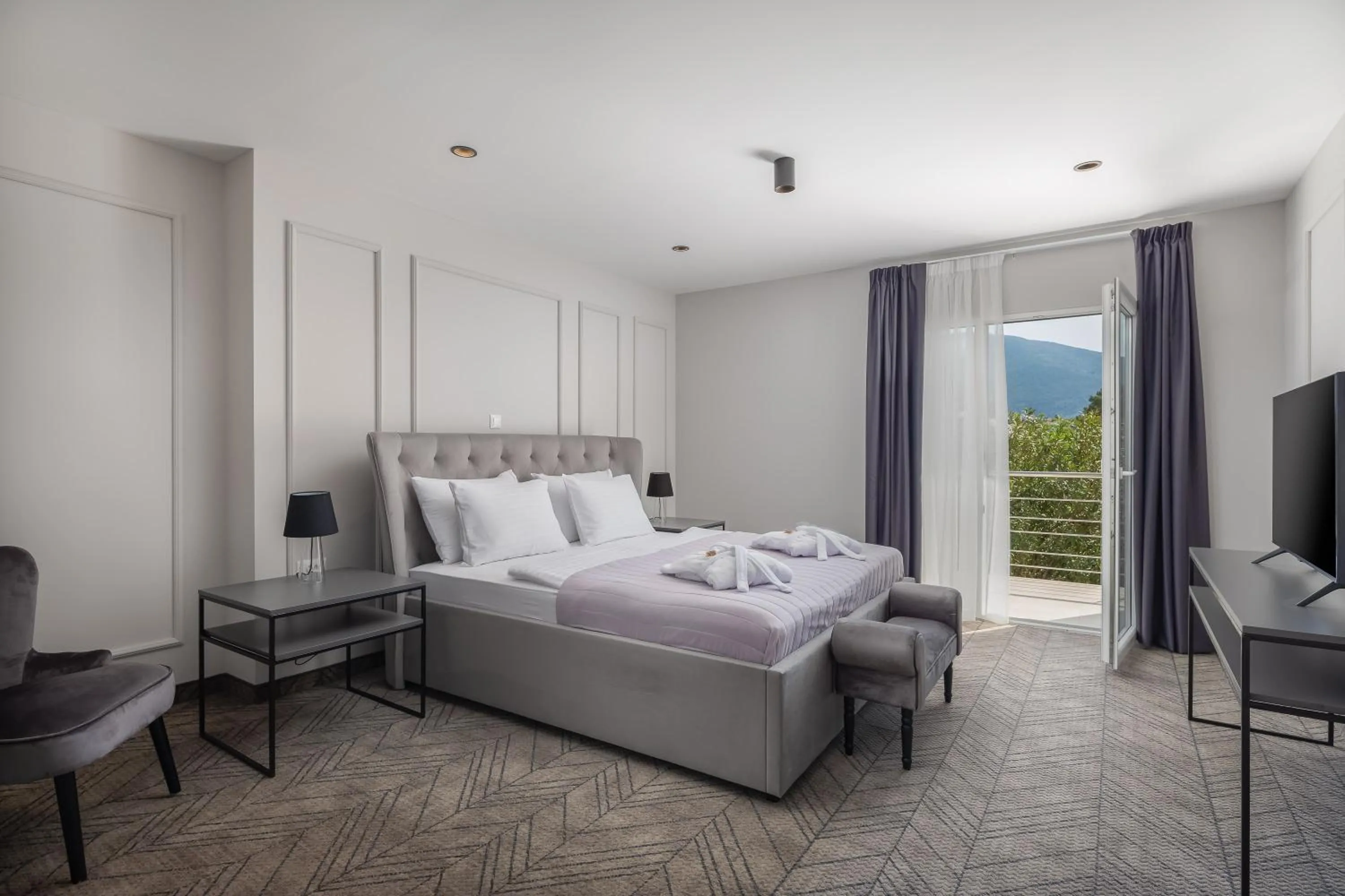 Bed in Zlatni Rat Beach Resort