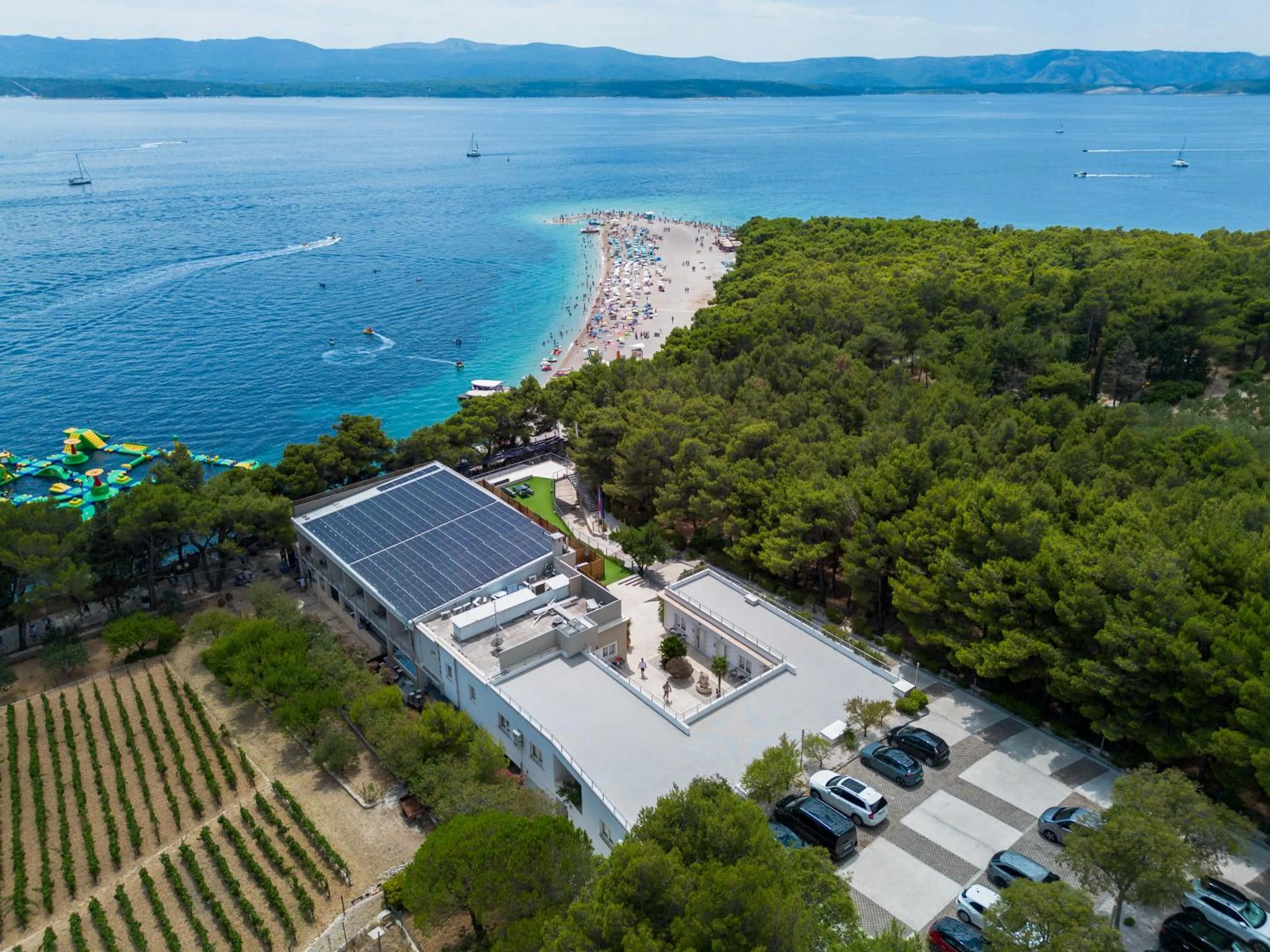 Property building in Zlatni Rat Beach Resort