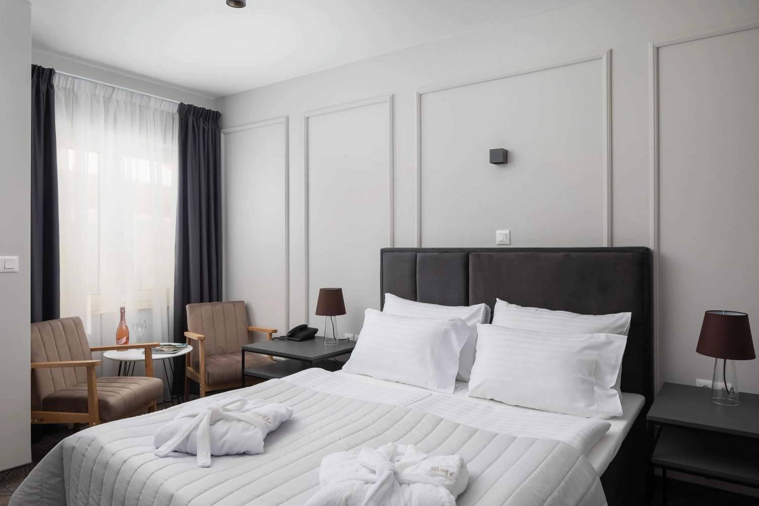 Bed in Zlatni Rat Beach Resort