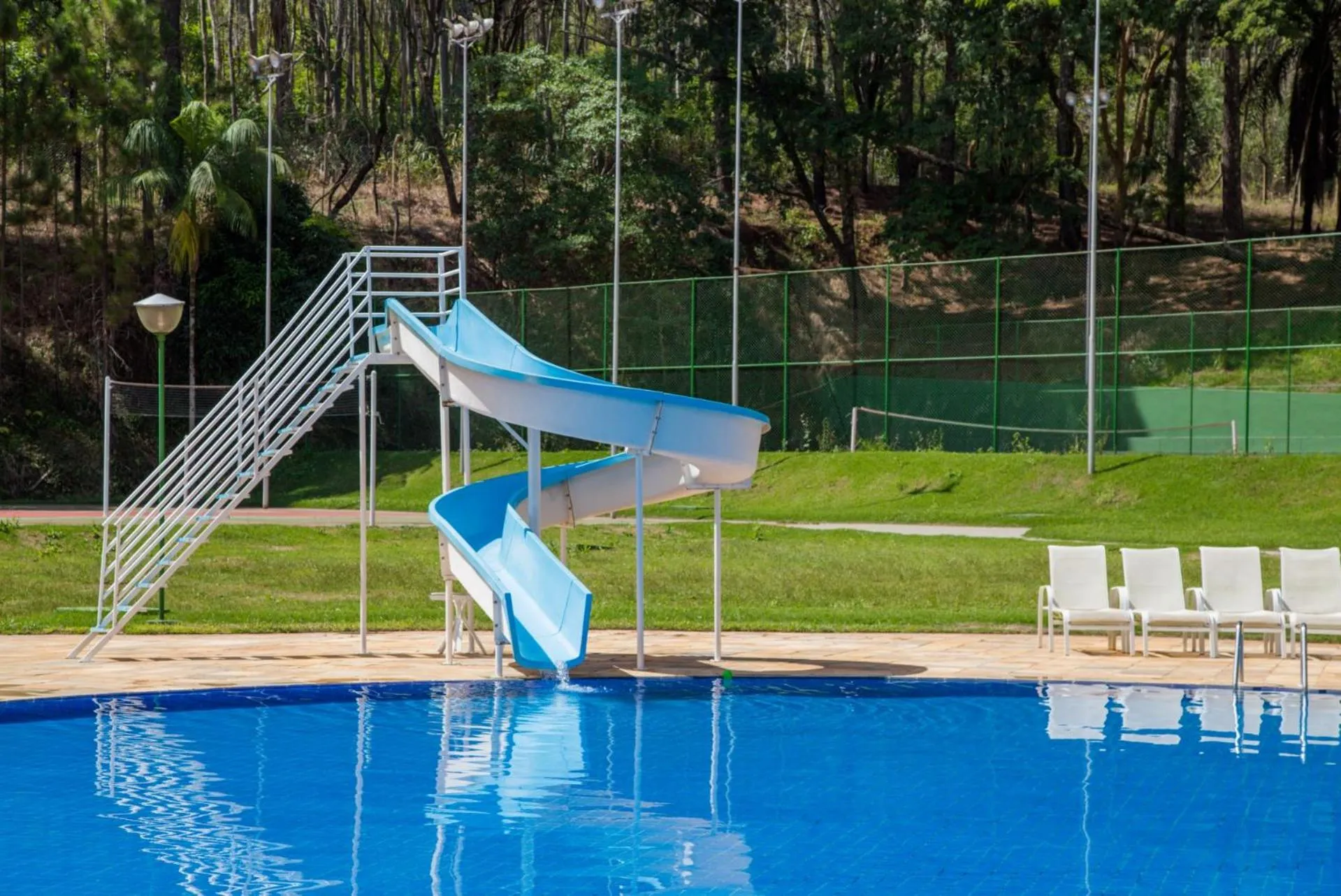 Swimming pool in Hotel Nacional Inn Araxá Previdência