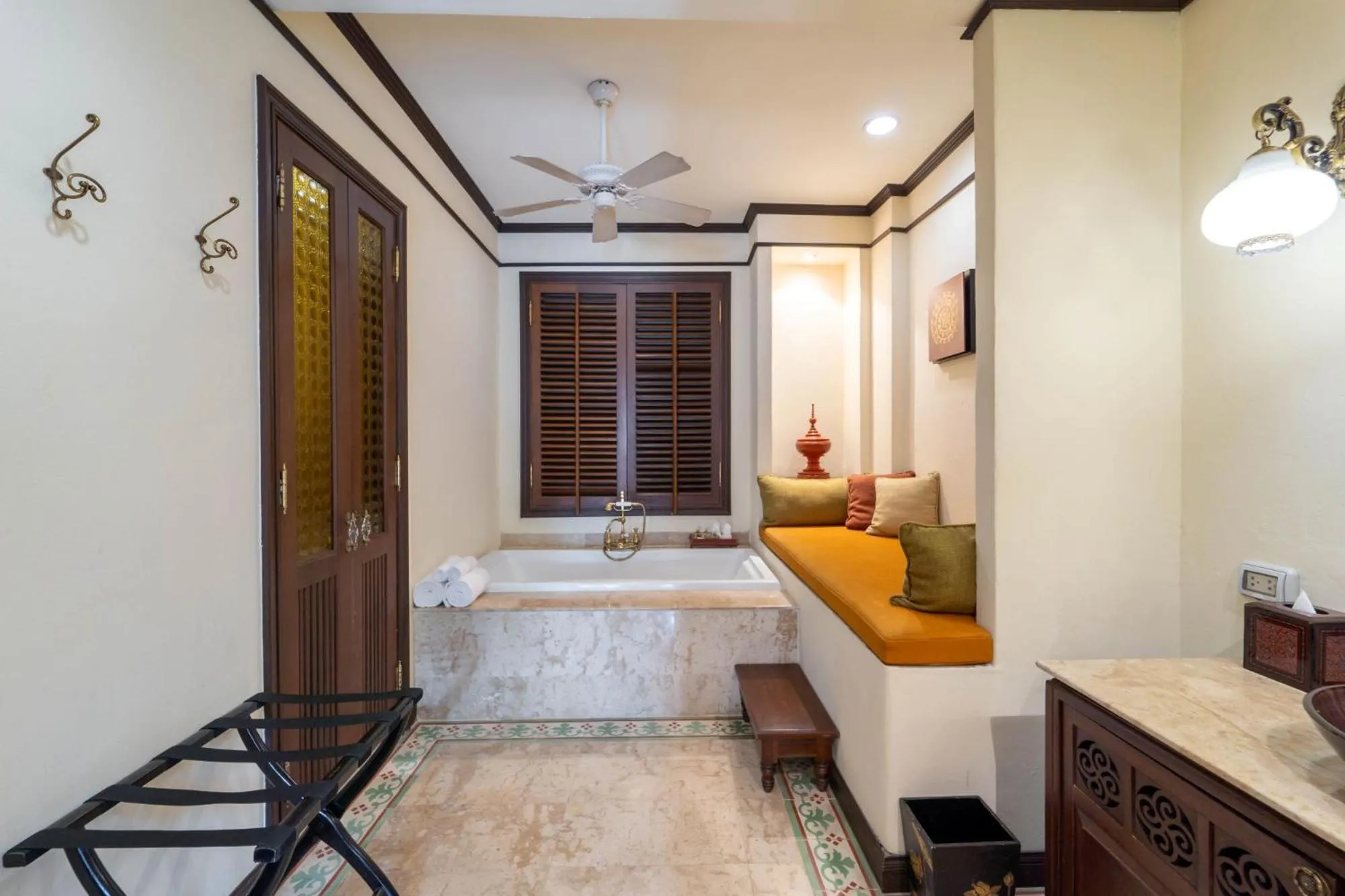 Bathroom, Bed in Puripunn Hideaway