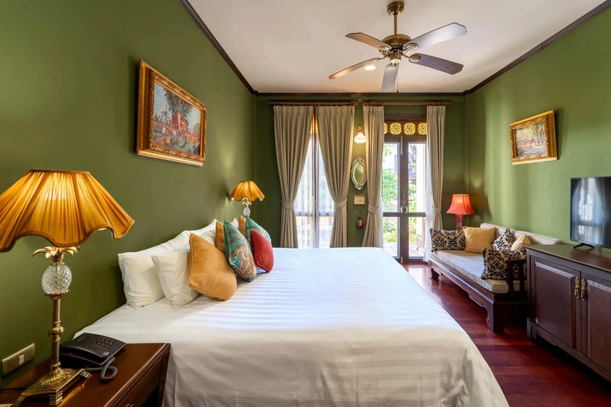 Bed in Puripunn Hideaway