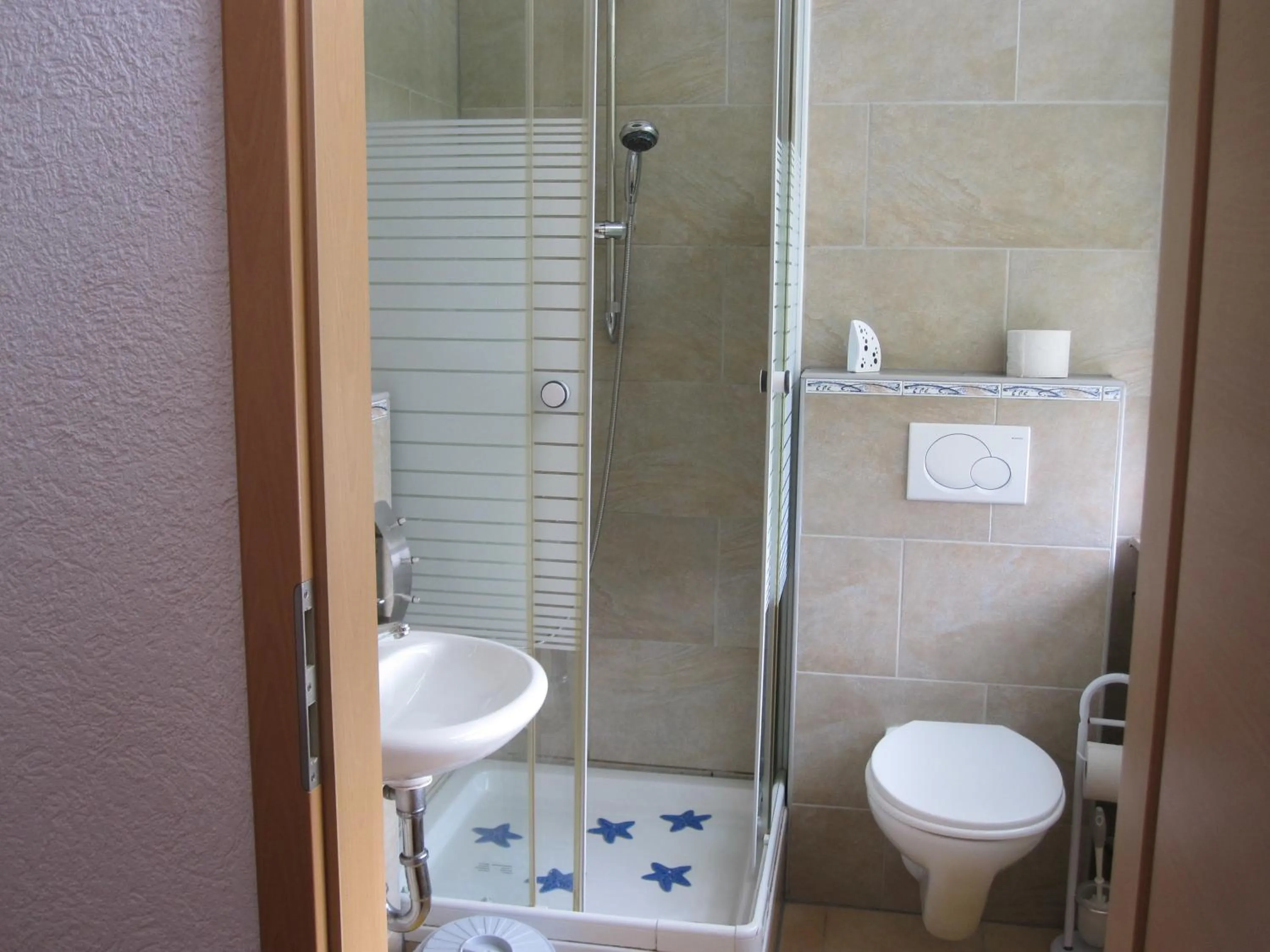 Shower in Hotel Feiertag