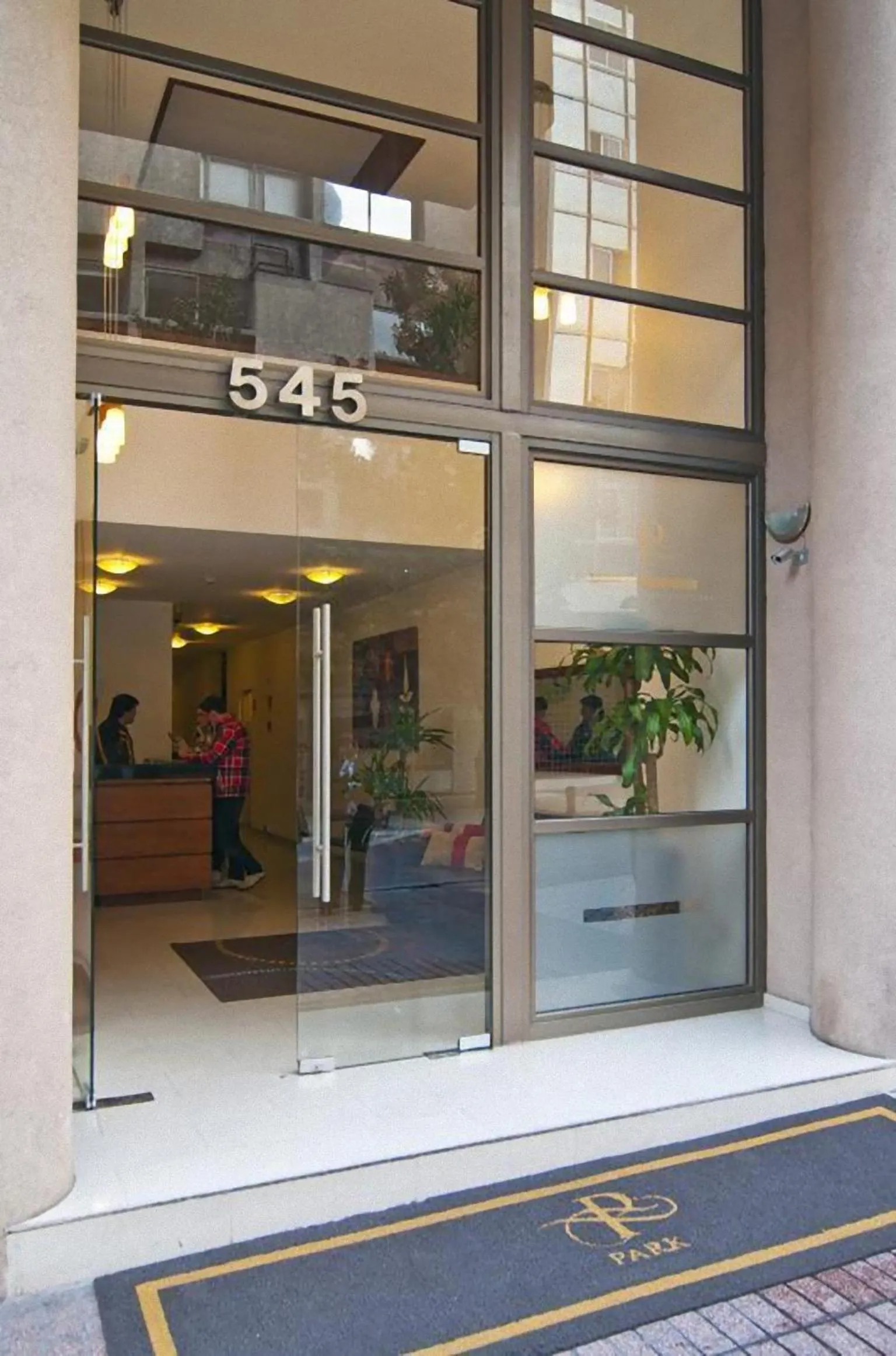 Facade/entrance in Park Plaza Apart Hotel