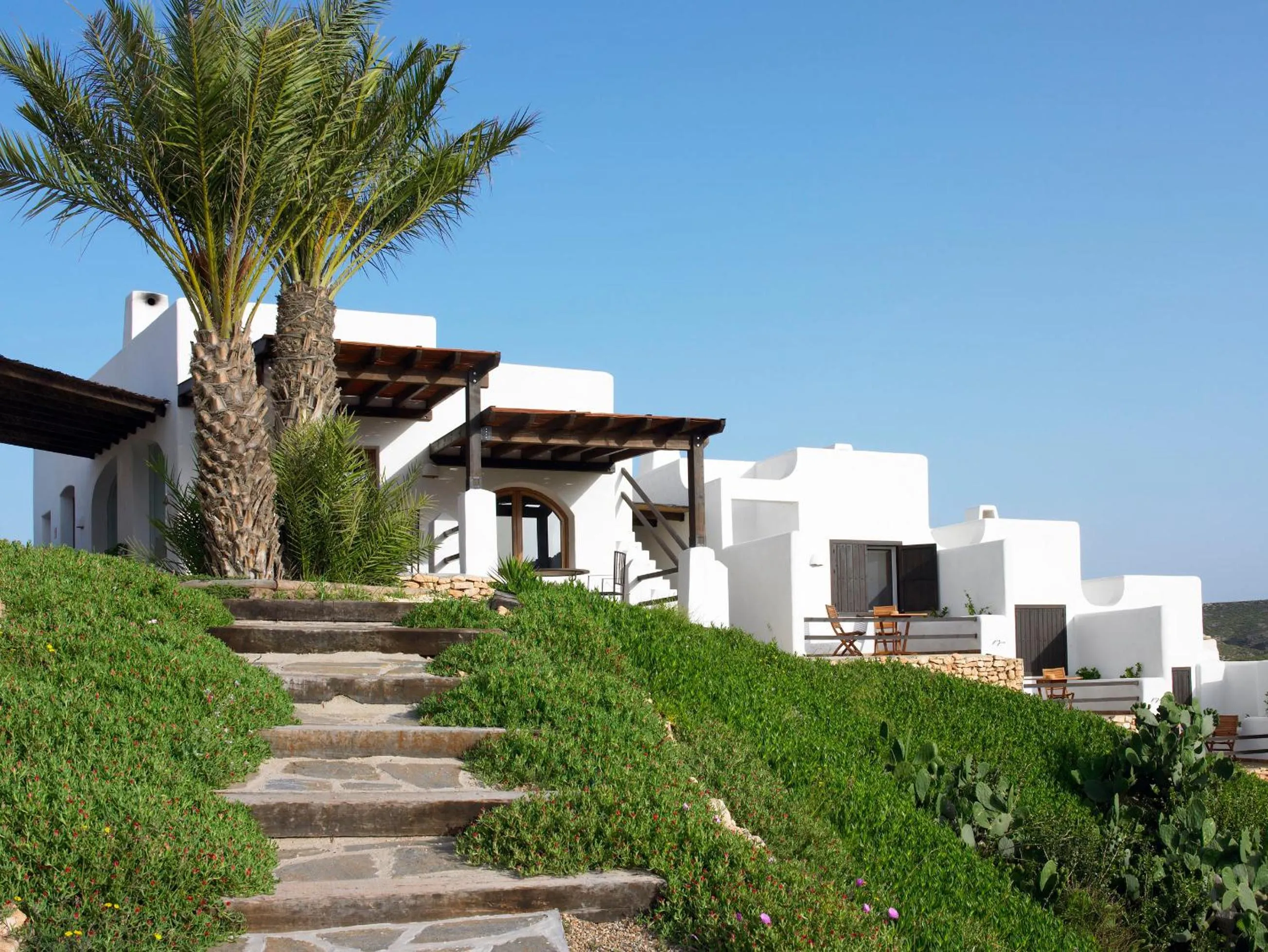 Facade/entrance in La Almendra y El Gitano