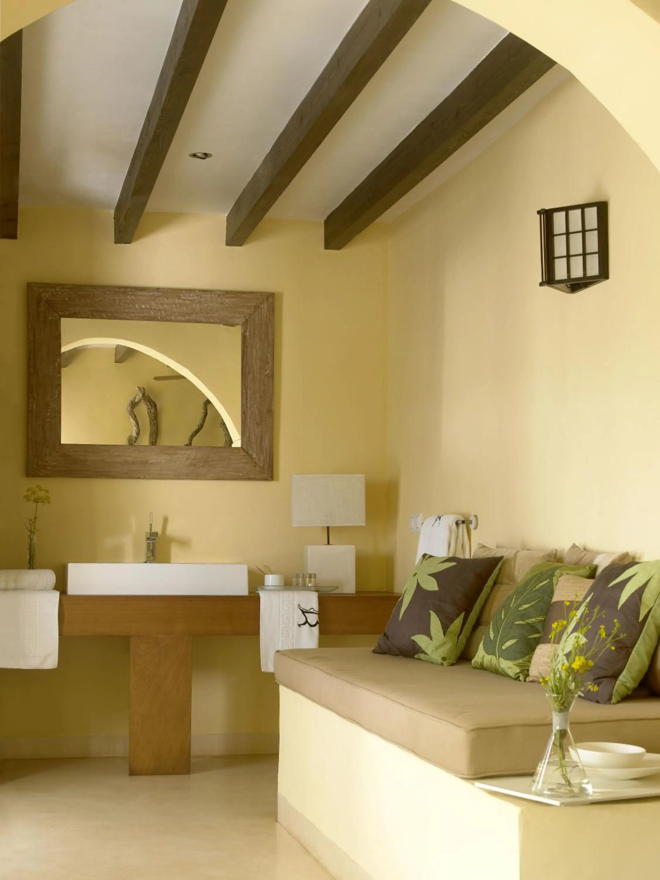 Decorative detail in La Almendra y El Gitano