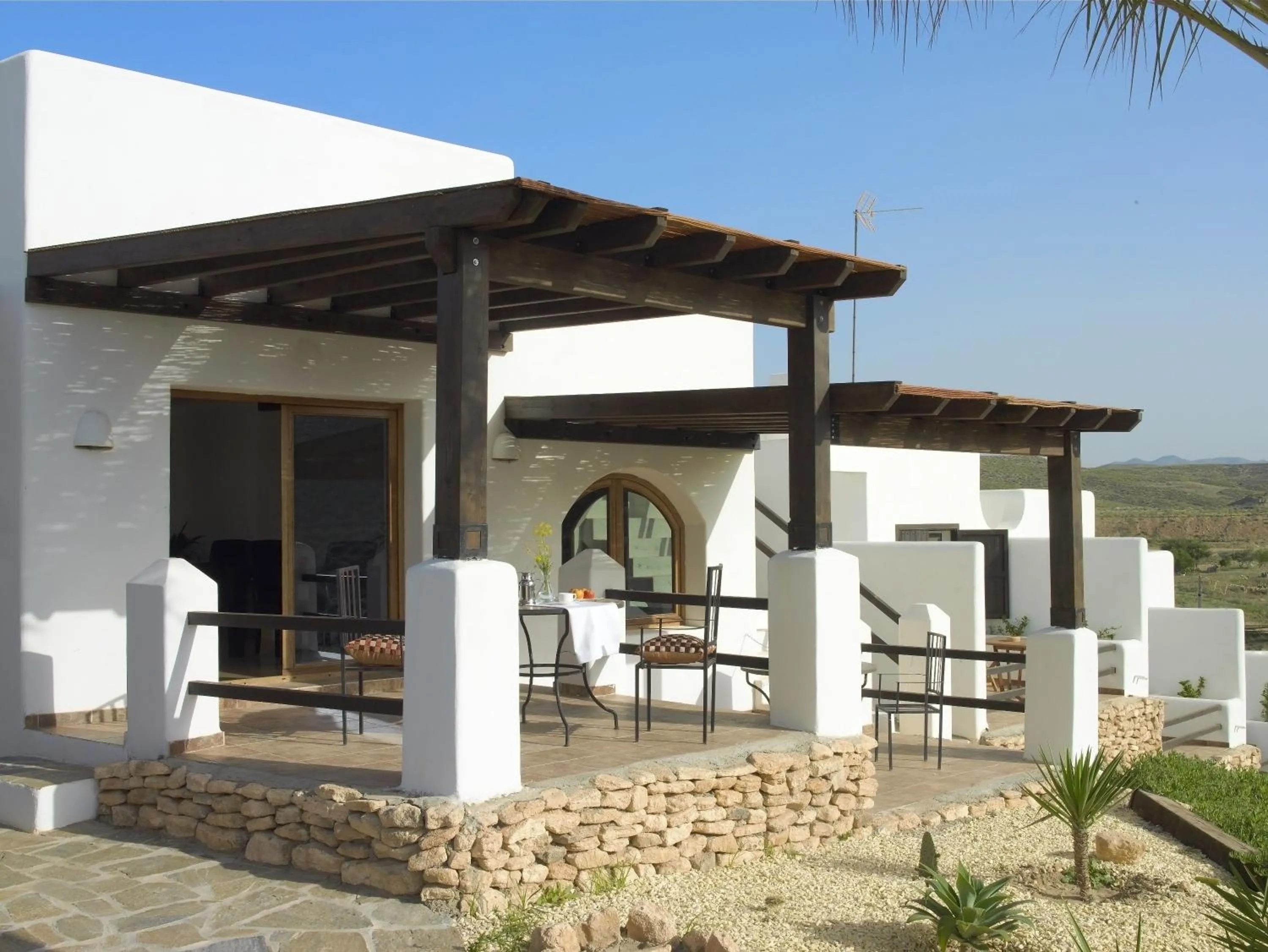 Facade/entrance in La Almendra y El Gitano