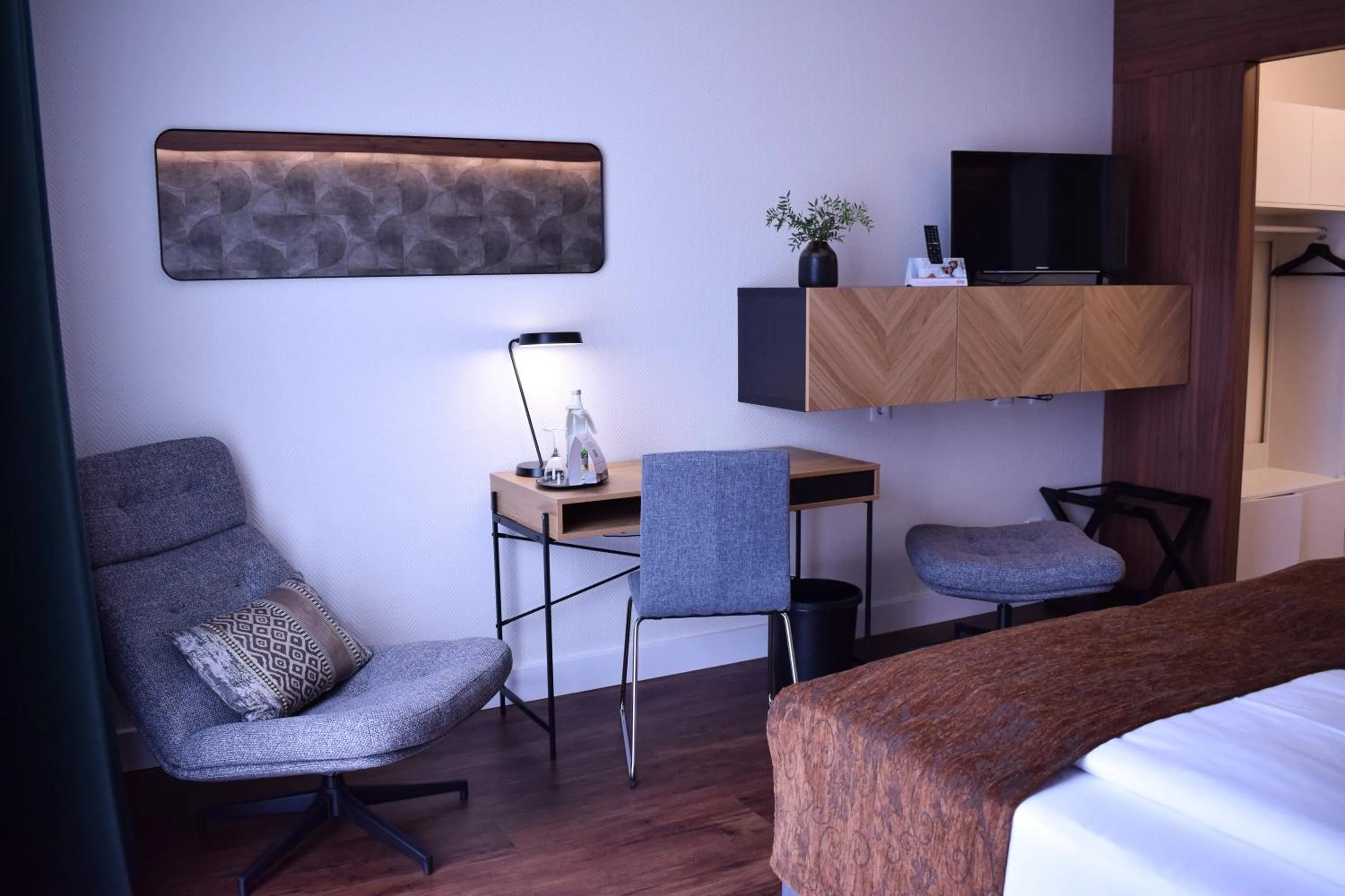 TV and multimedia, Bed in Landhotel Rügheim