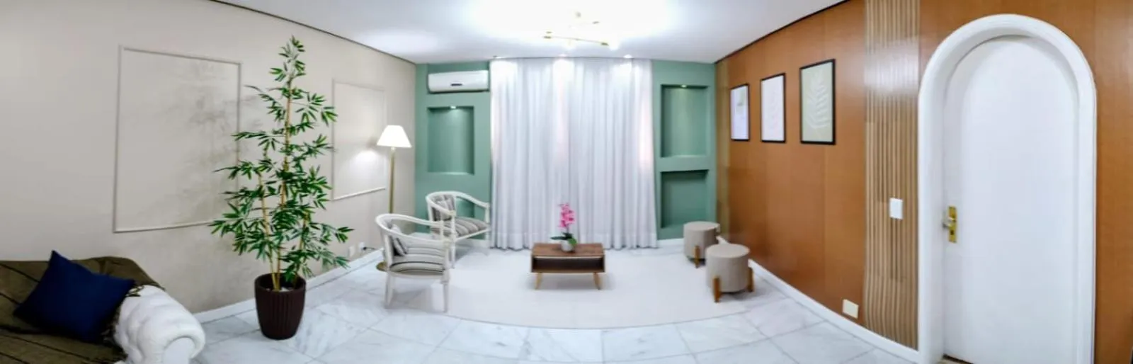 Living room, Bed in Embaixador Hotel & Centro de Eventos by Fast10