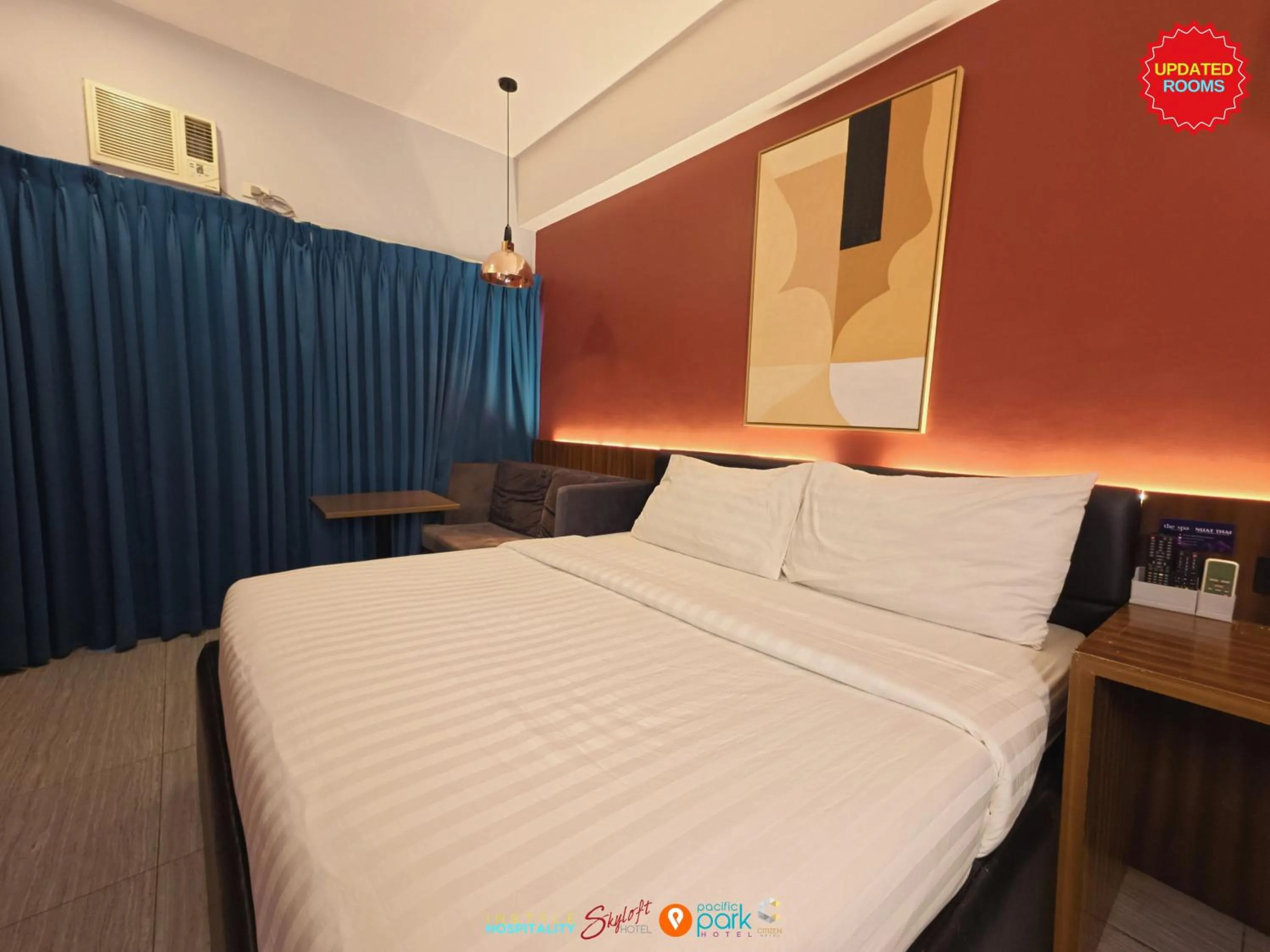 Bedroom, Bed in Skyloft Hotel