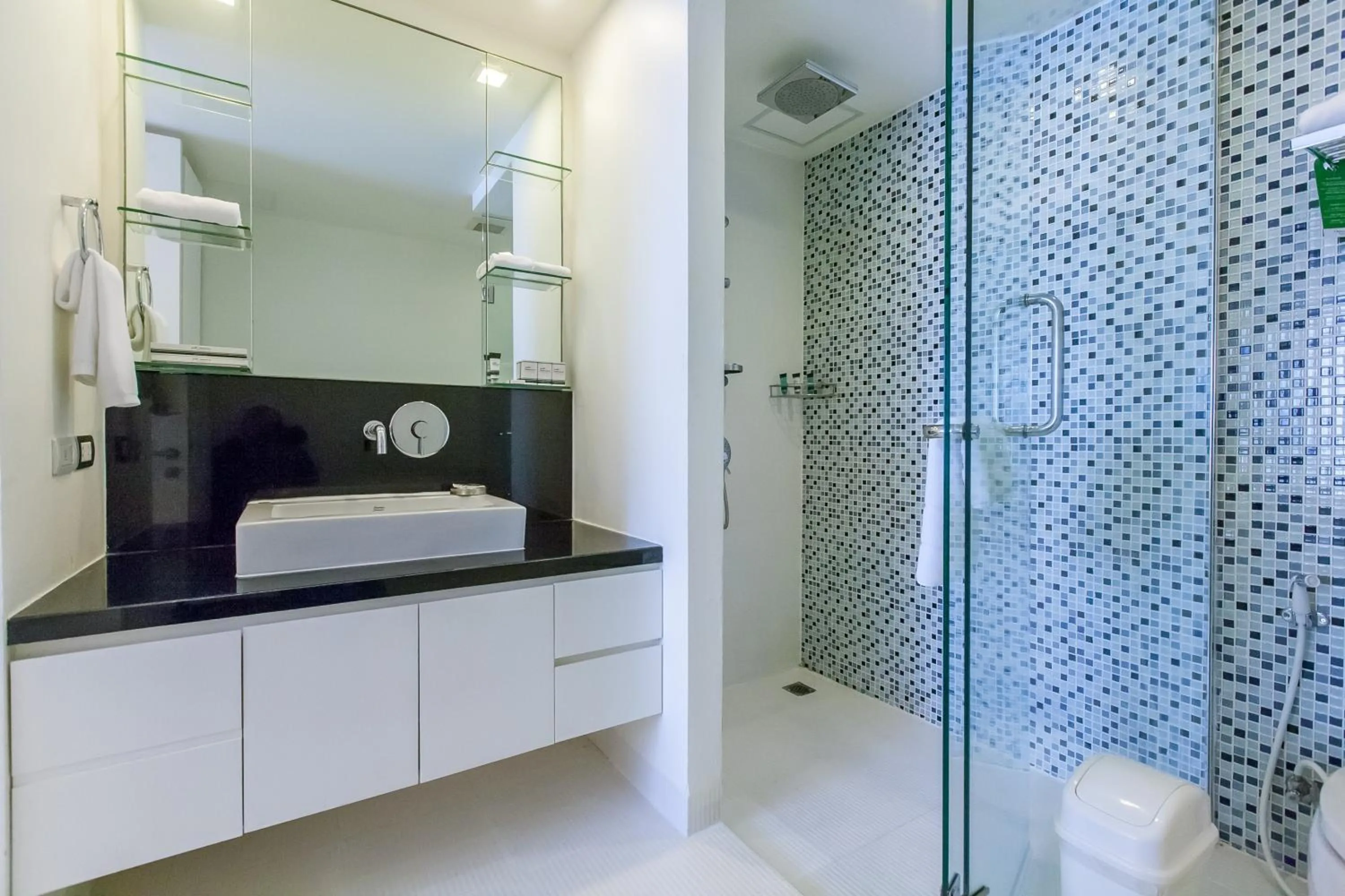 Bathroom in Oakwood Residence Sukhumvit 24 Bangkok