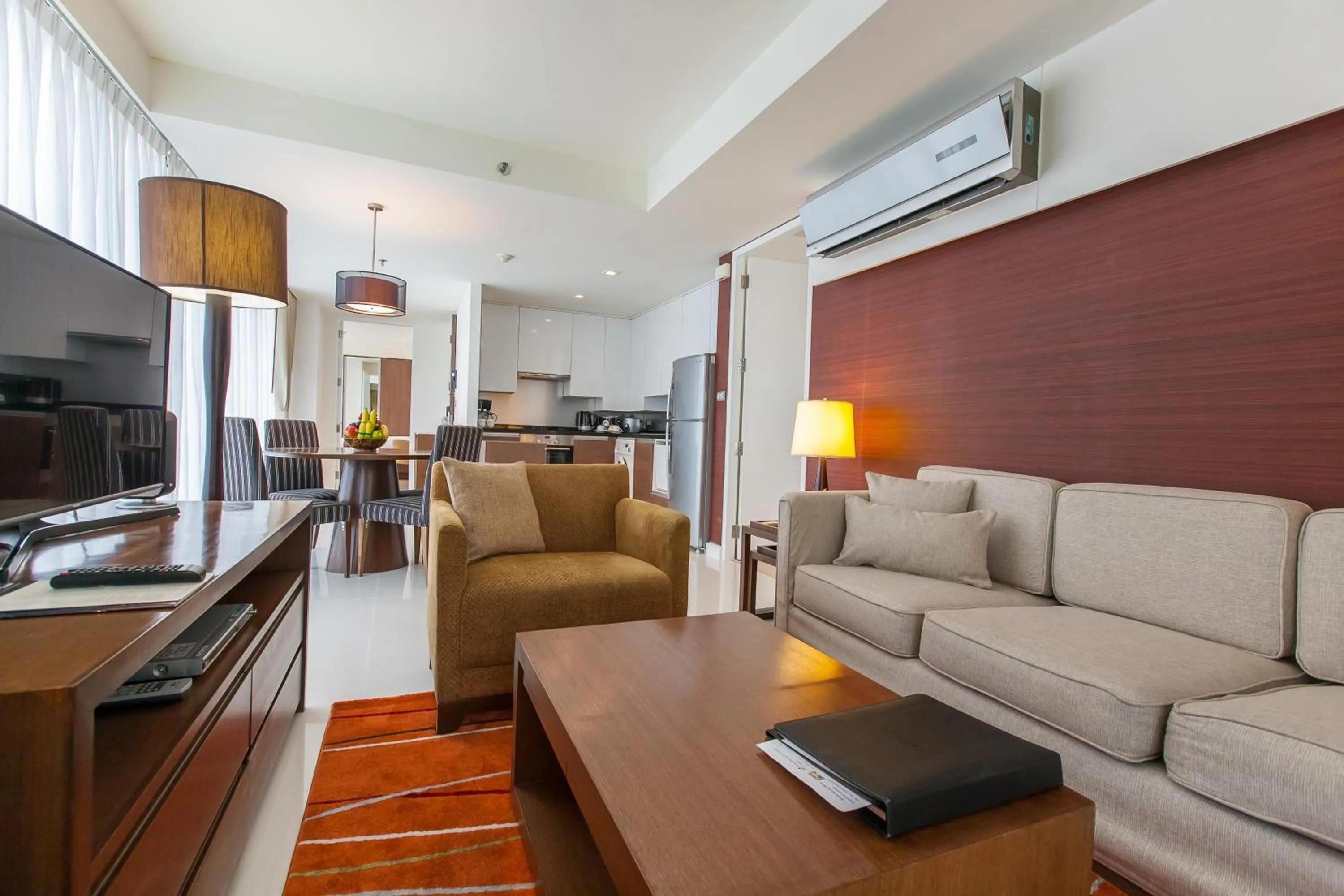 Living room in Oakwood Residence Sukhumvit 24 Bangkok