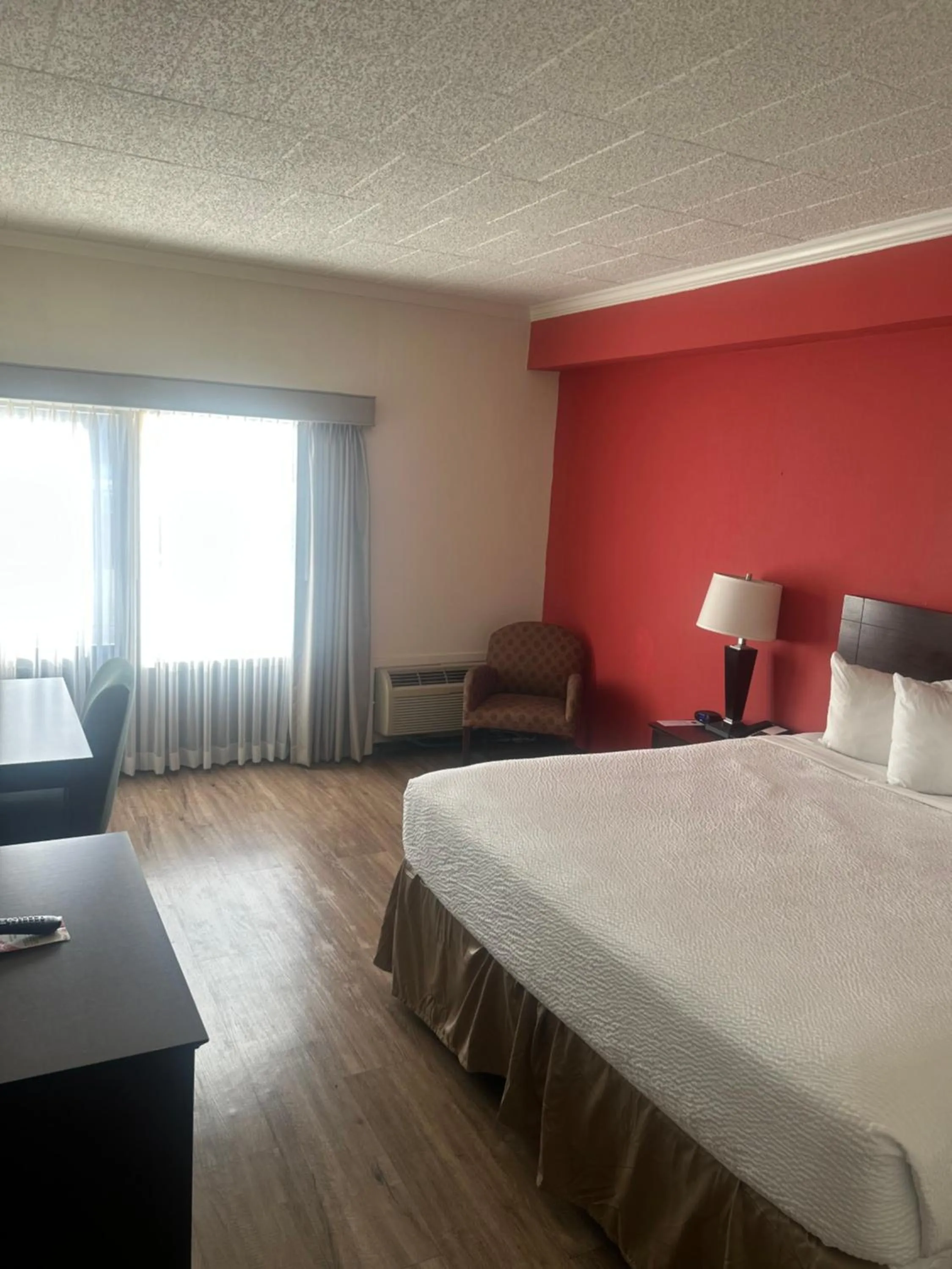 Bed in Ramada by Wyndham Newark/Wilmington