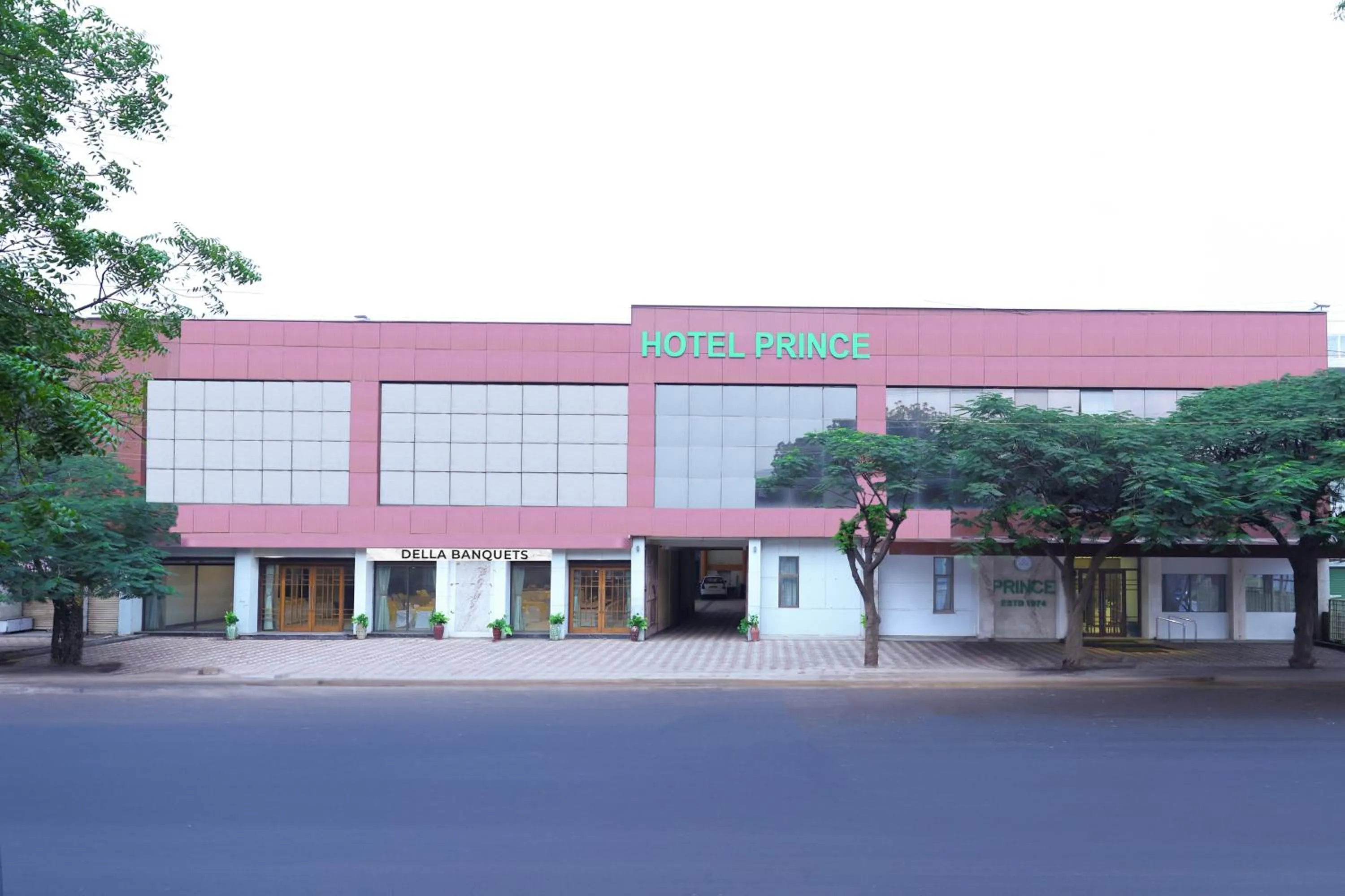 Property building in Comfort Inn Prince