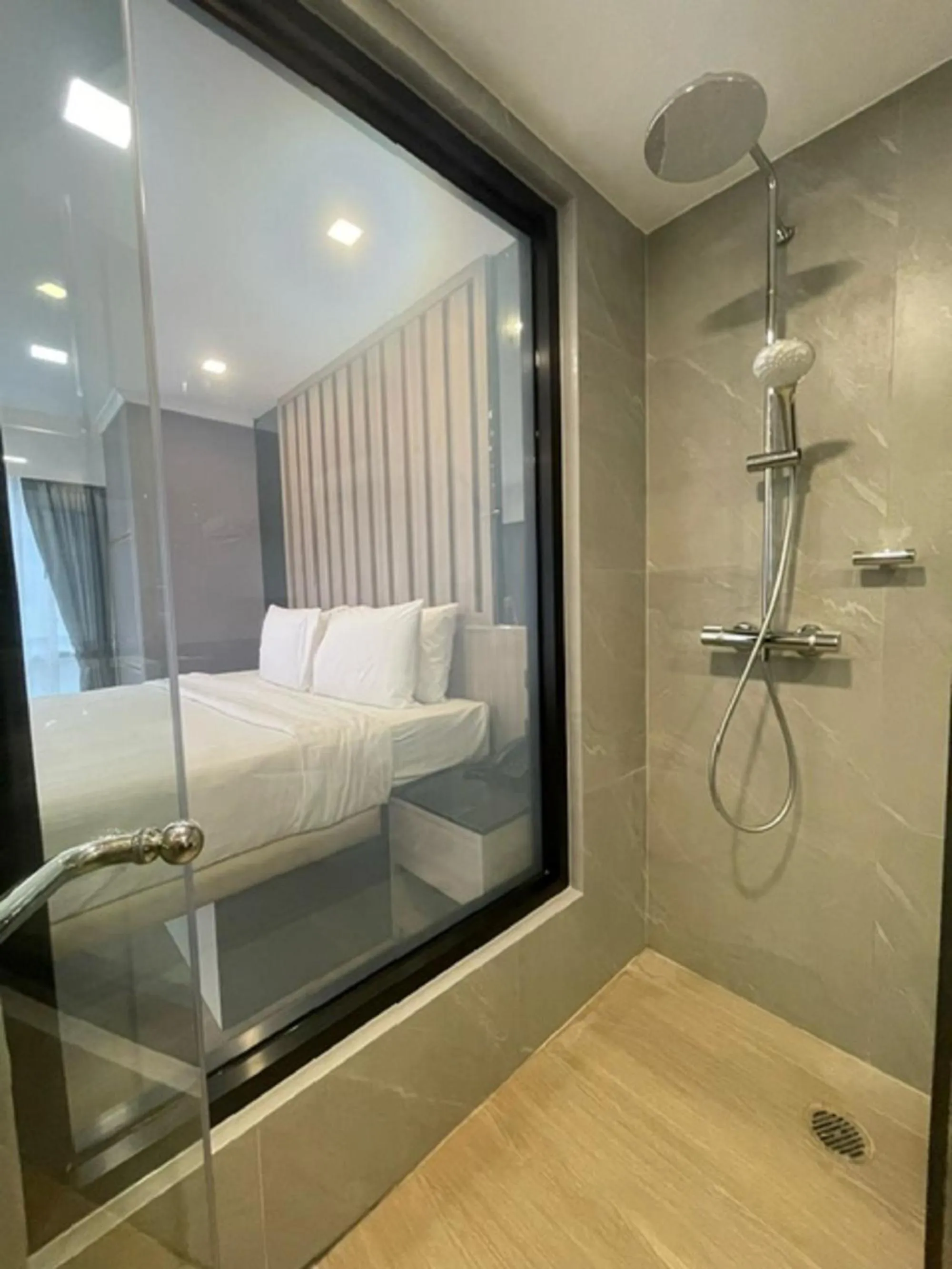 Shower, Bed in Citin Pratunam Bangkok by Compass Hospitality
