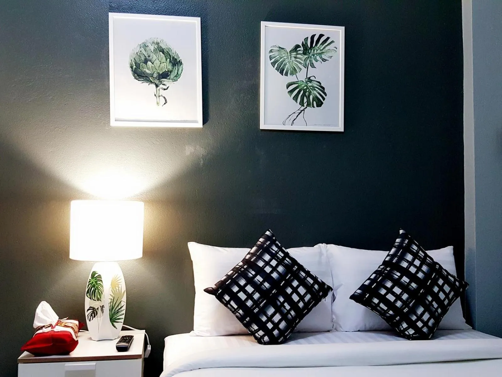 Photo of the whole room, Bed in Baan Pinklao