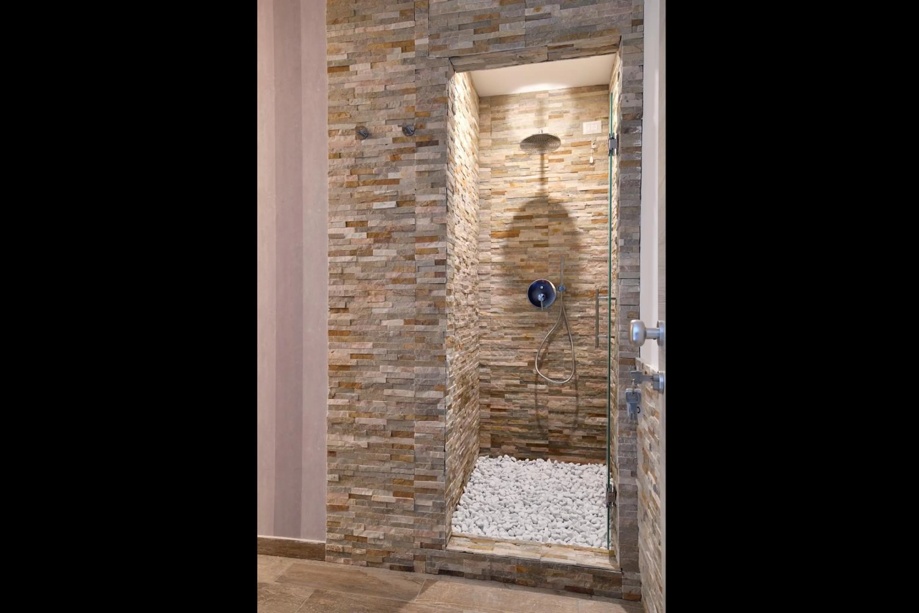 Shower in Veneto Suite Rome