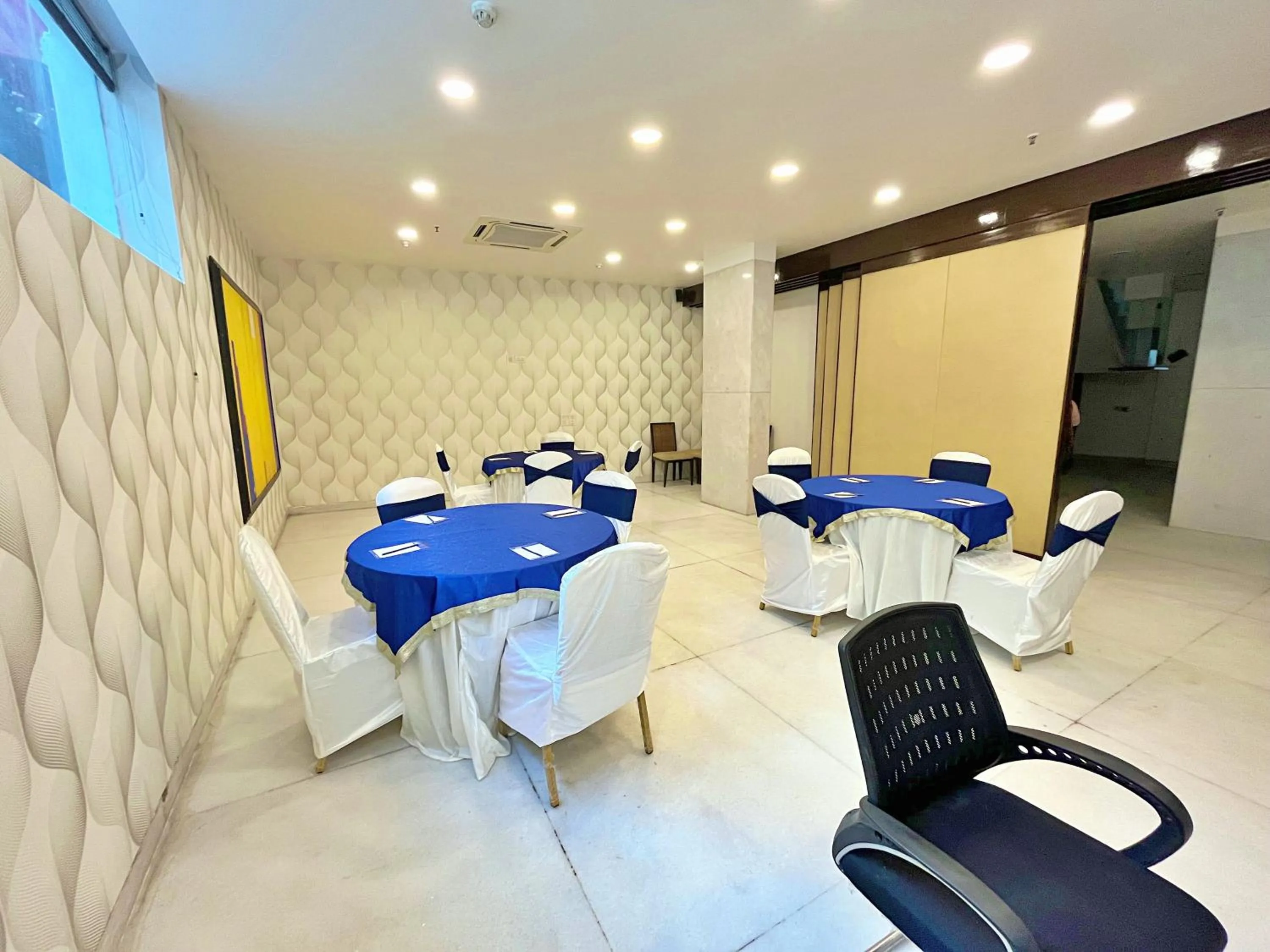 Meeting/conference room in Amber Inn by Orion Hotels