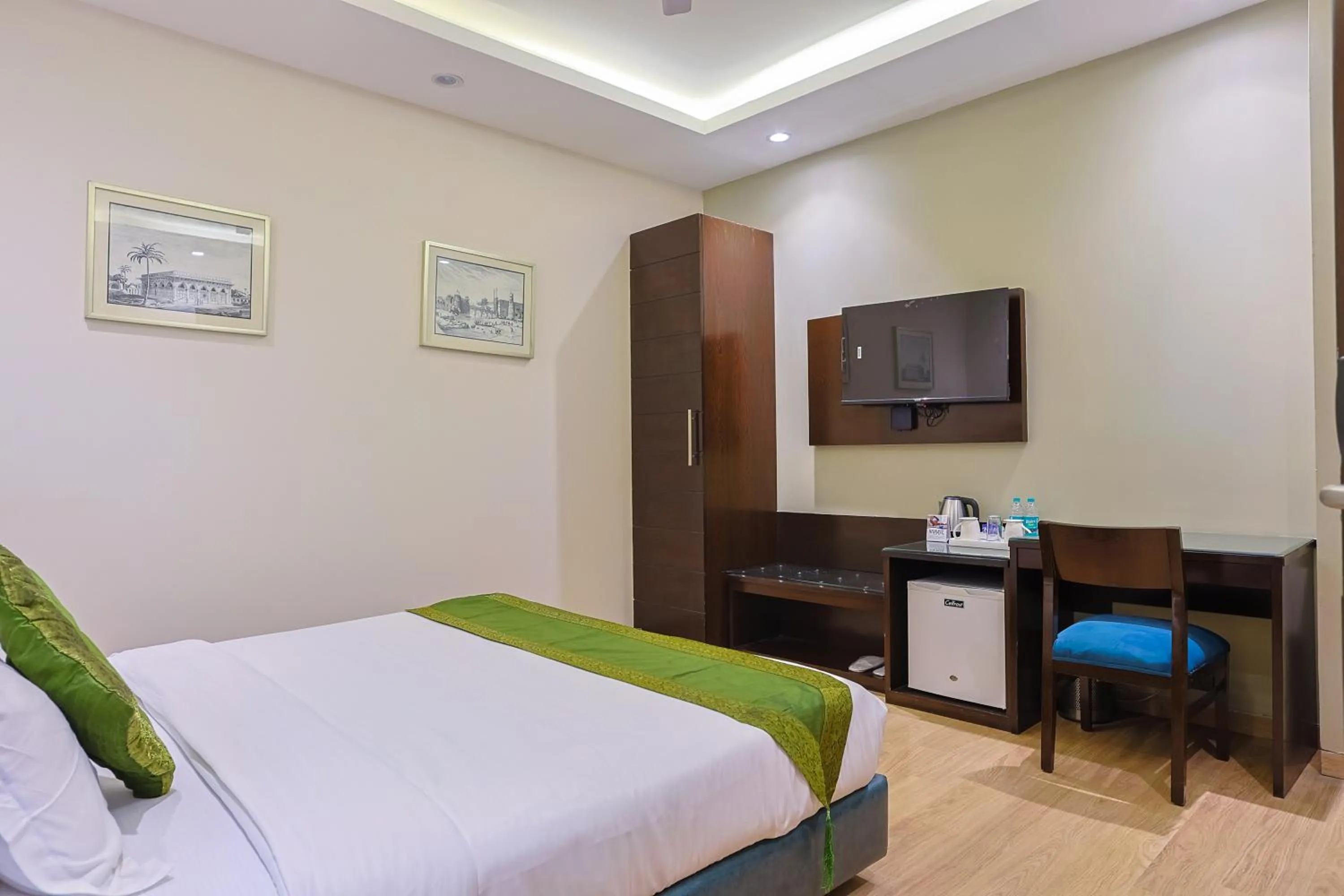 Property building, Bed in Amber Inn by Orion Hotels