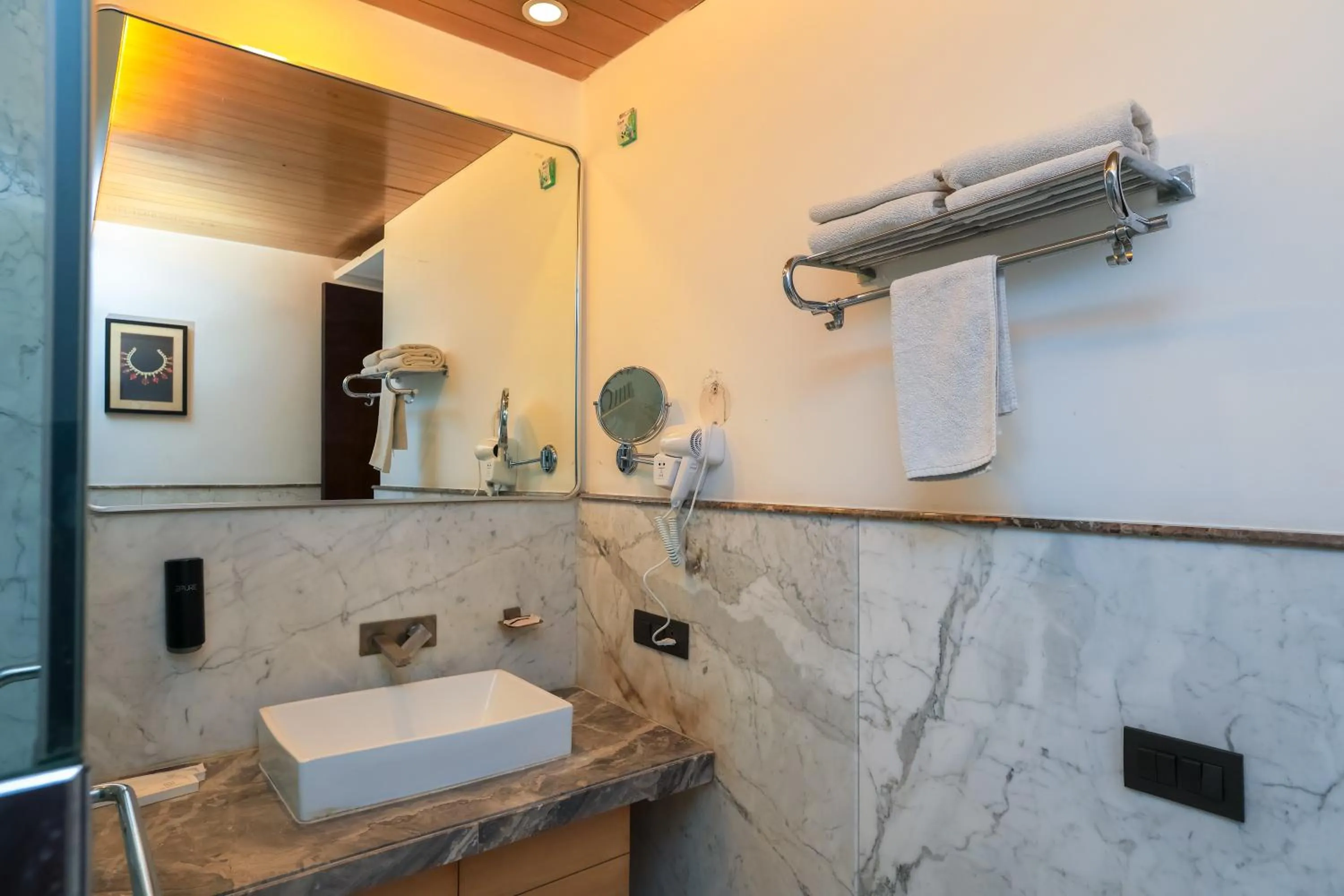 Toilet in Amber Inn by Orion Hotels