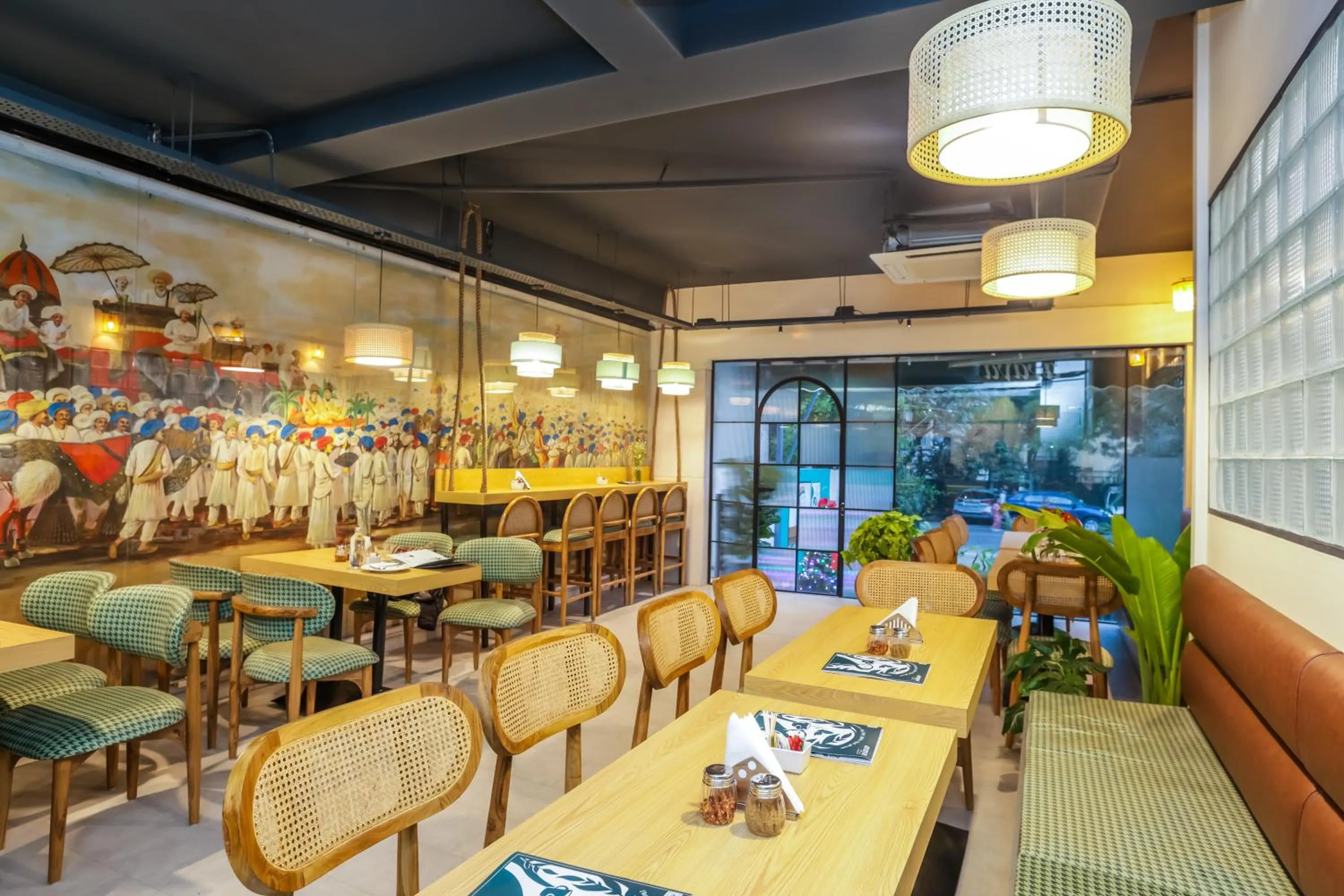 Restaurant/places to eat in Amber Inn by Orion Hotels