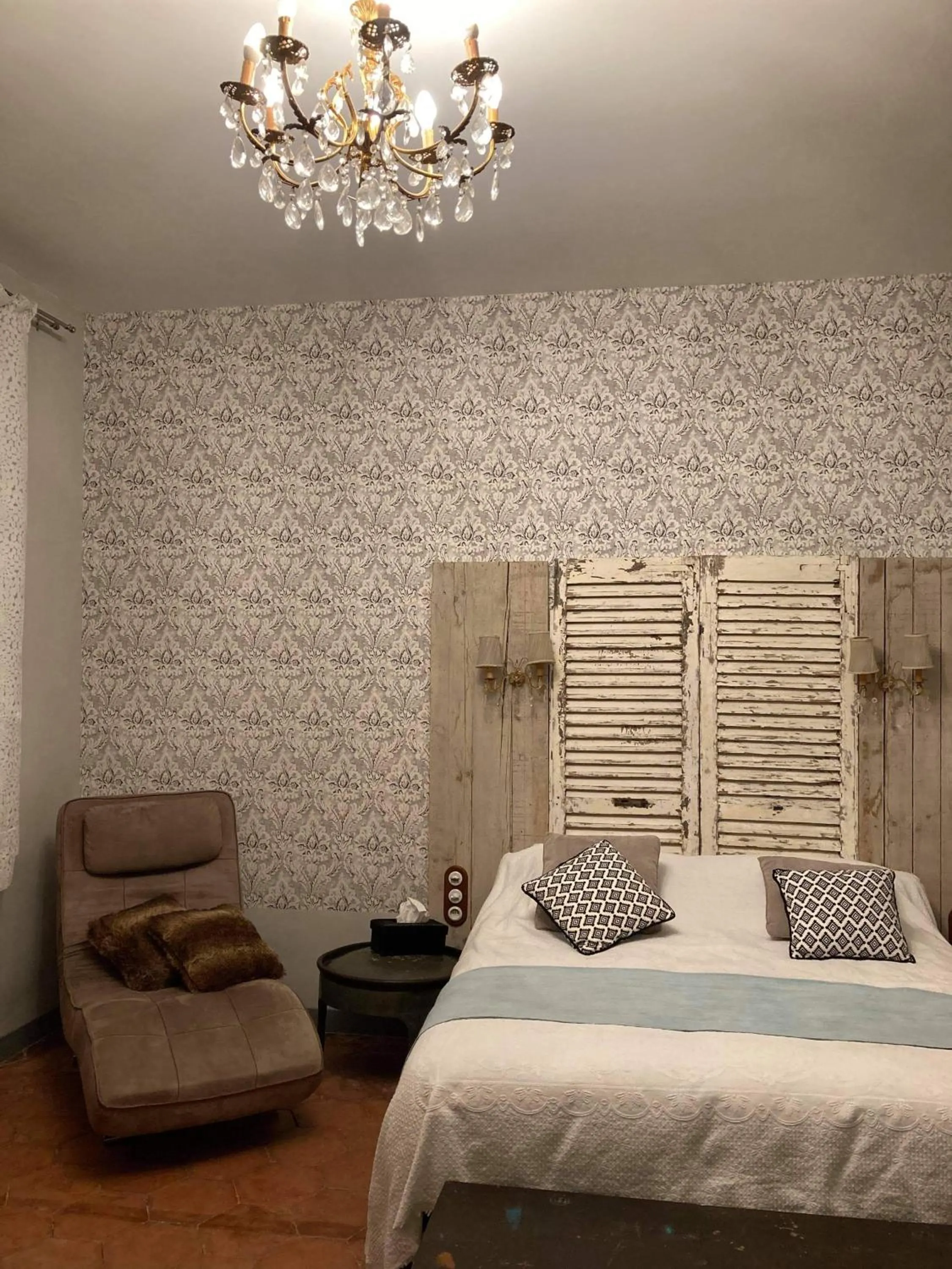 Bed in Chez Les Brocs B&B