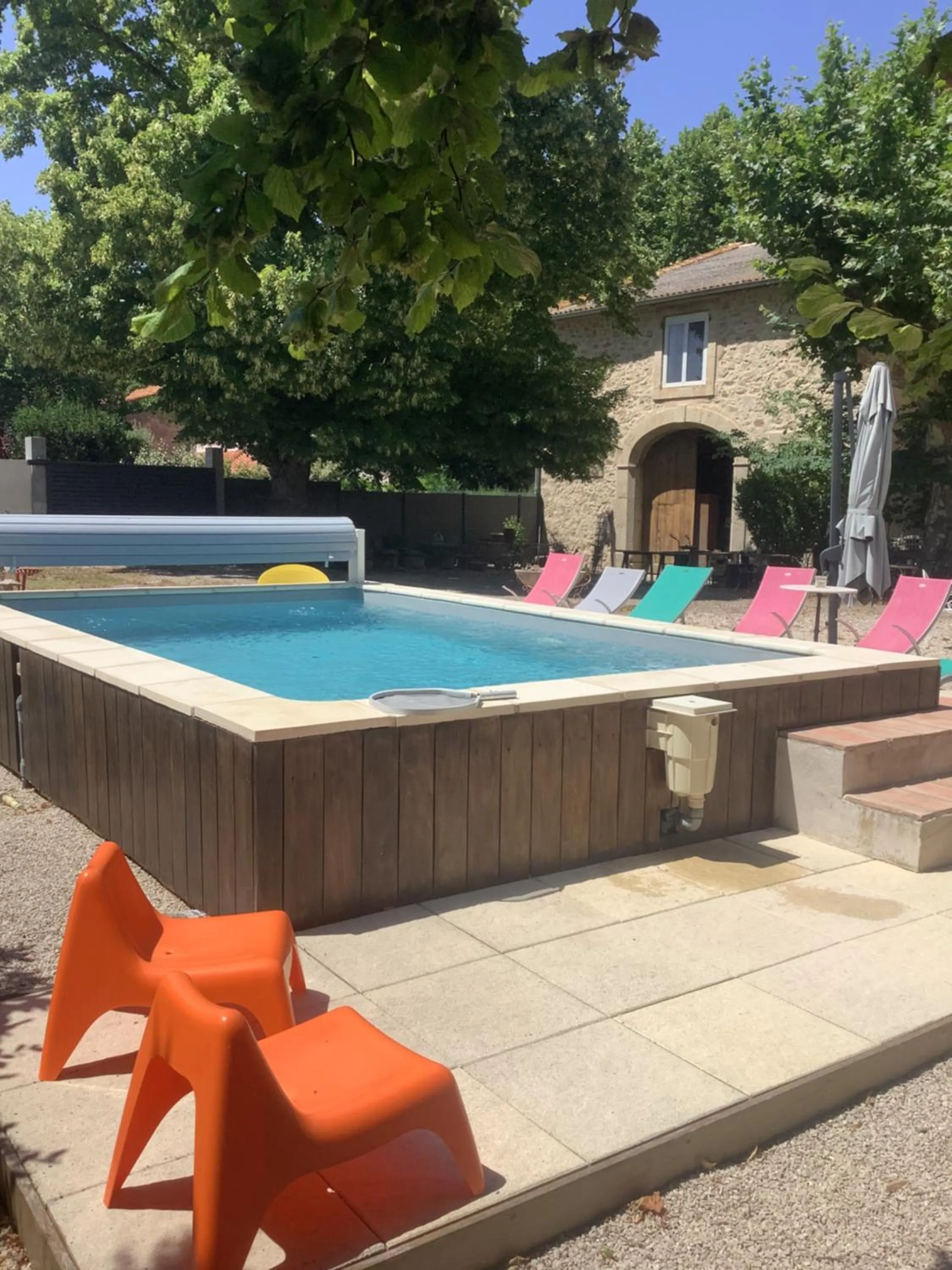 Swimming pool in Chez Les Brocs B&B