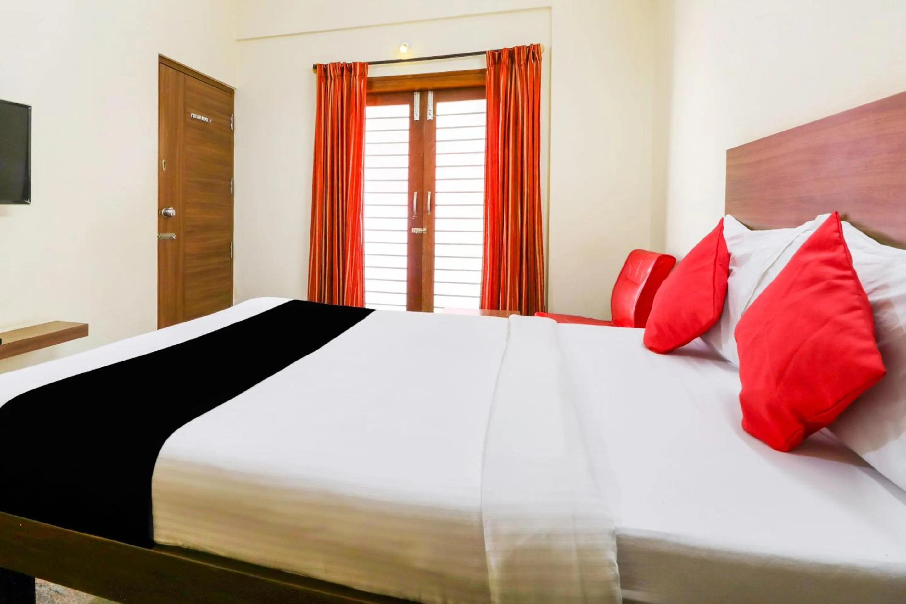 Bedroom, Bed in Hotel O Champion Comfort Near Hosahalli Metro Station