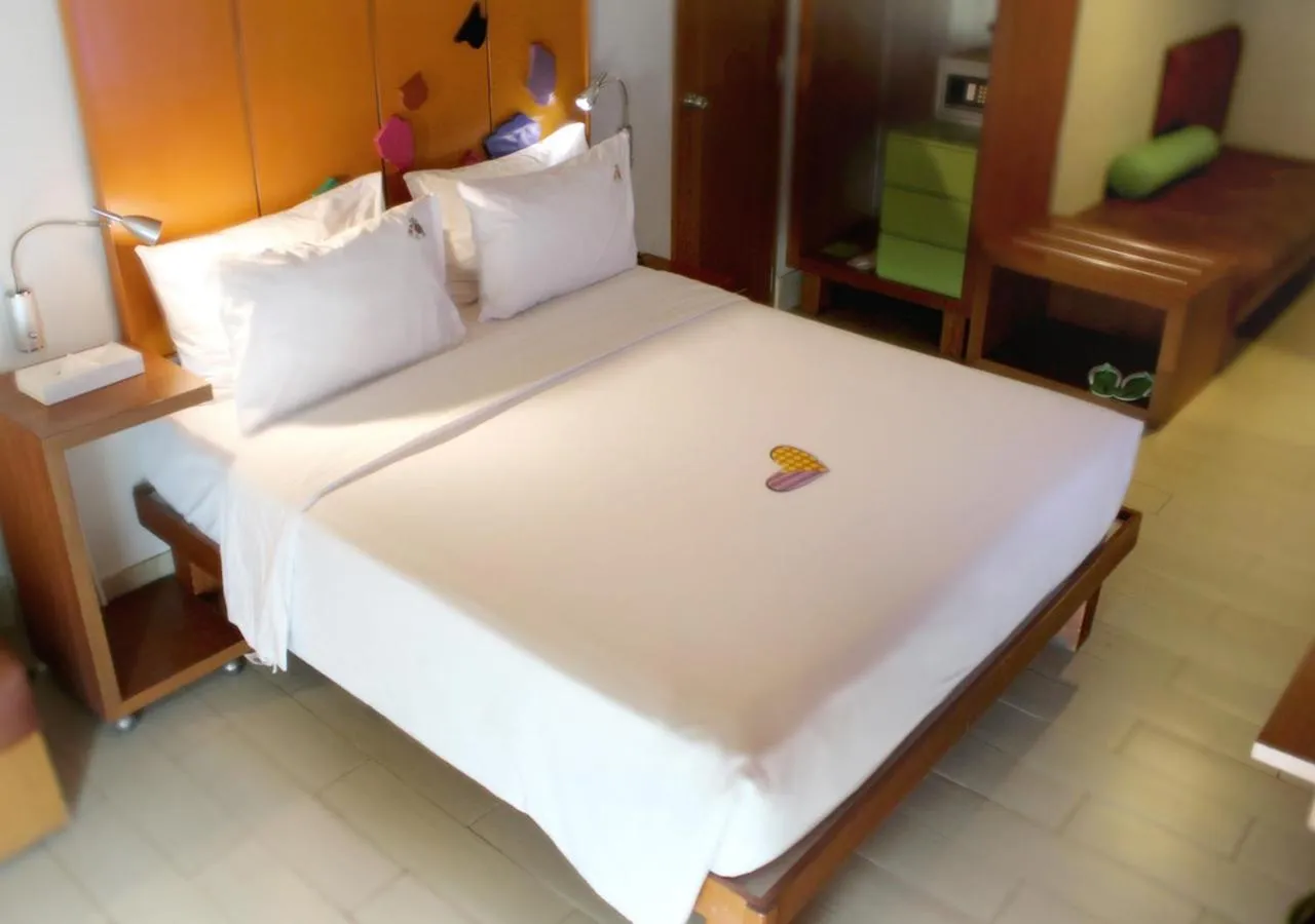 Bed in MaxOneHotels at Sabang