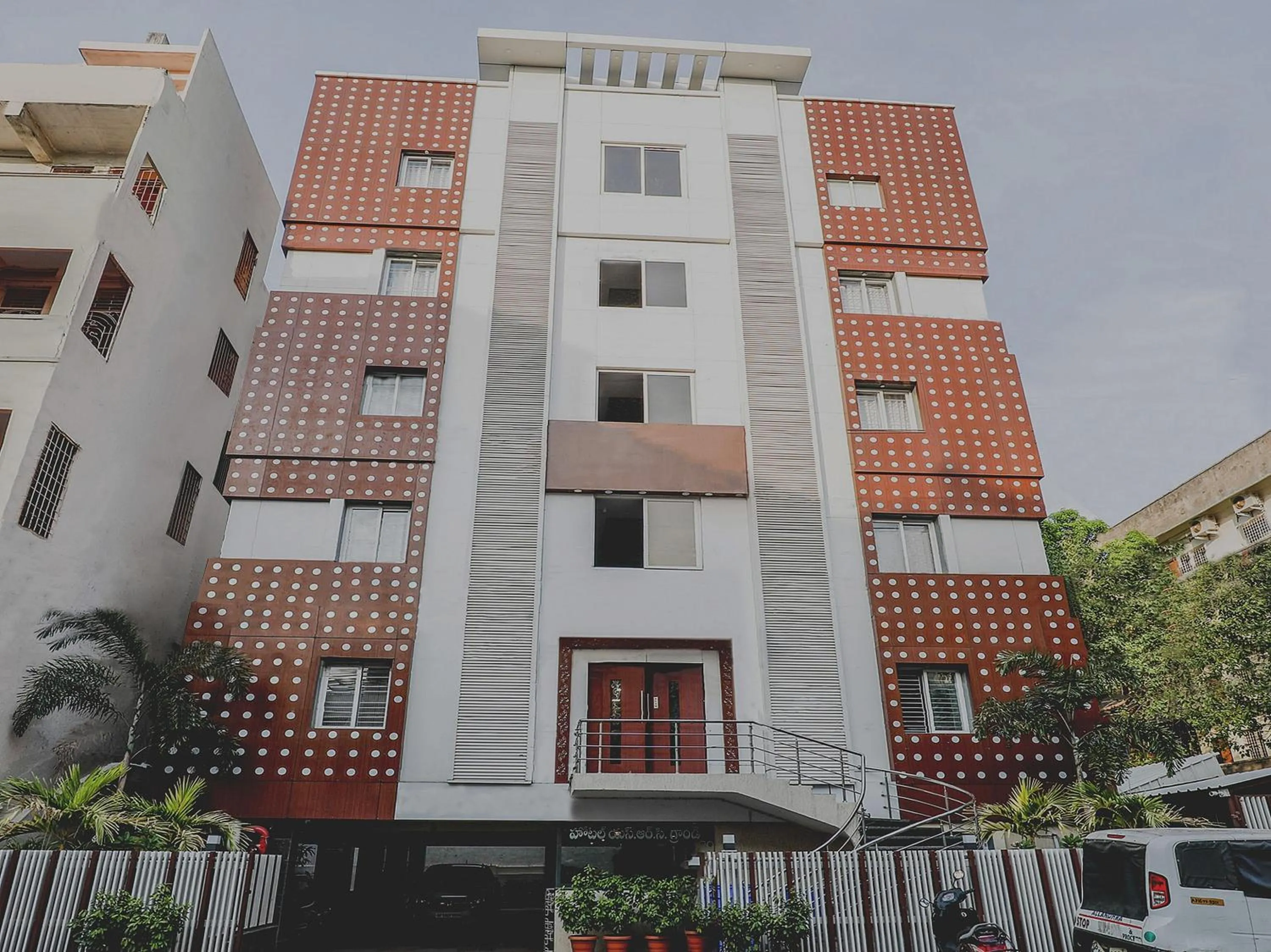 Facade/entrance in Super Hotel O Src Grand