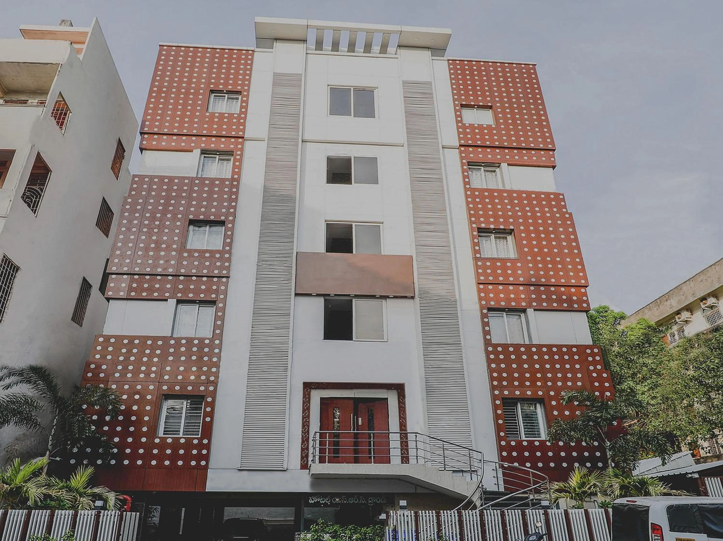 Facade/entrance in Super Hotel O Src Grand