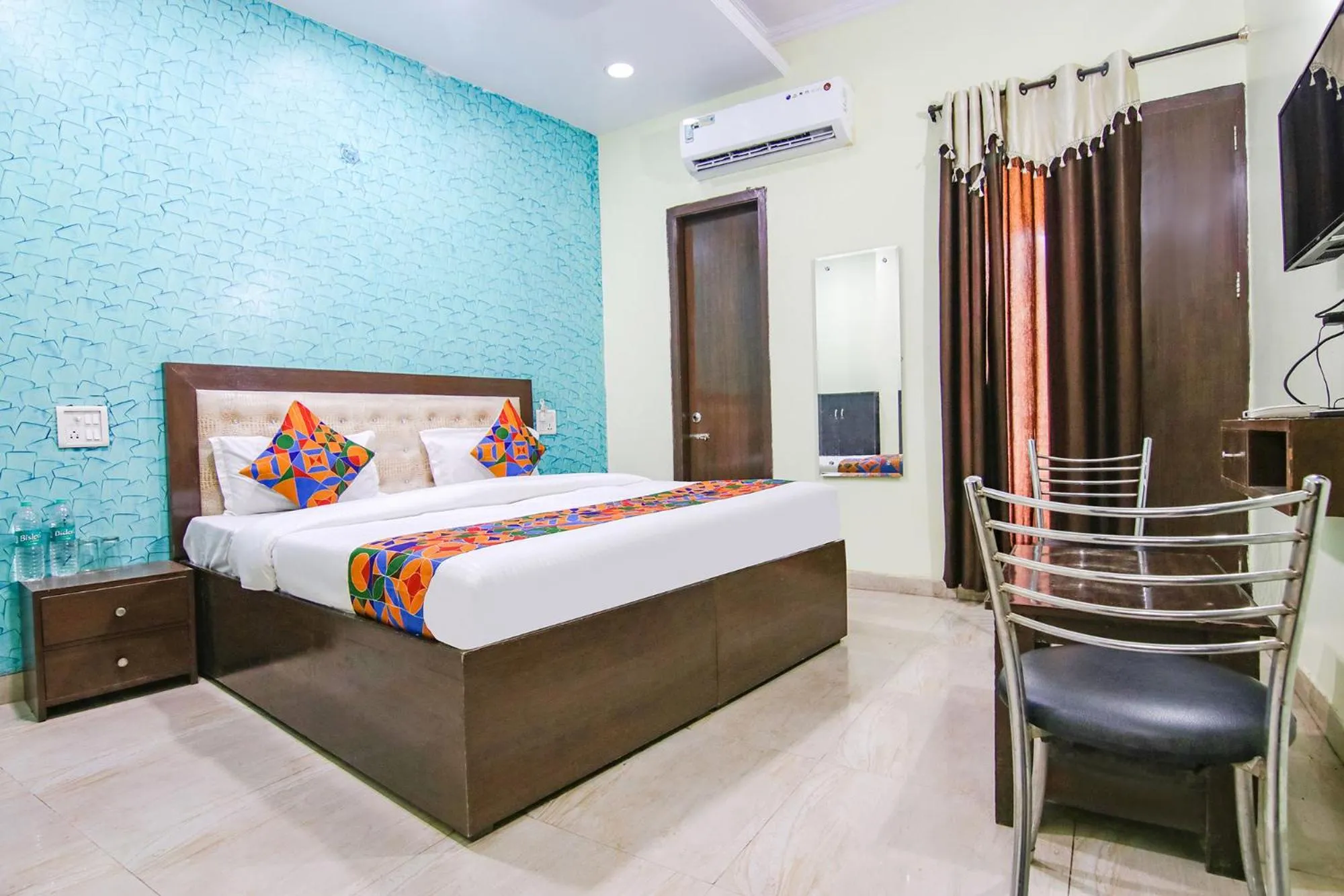 Bed in FabExpress Kohinoor City