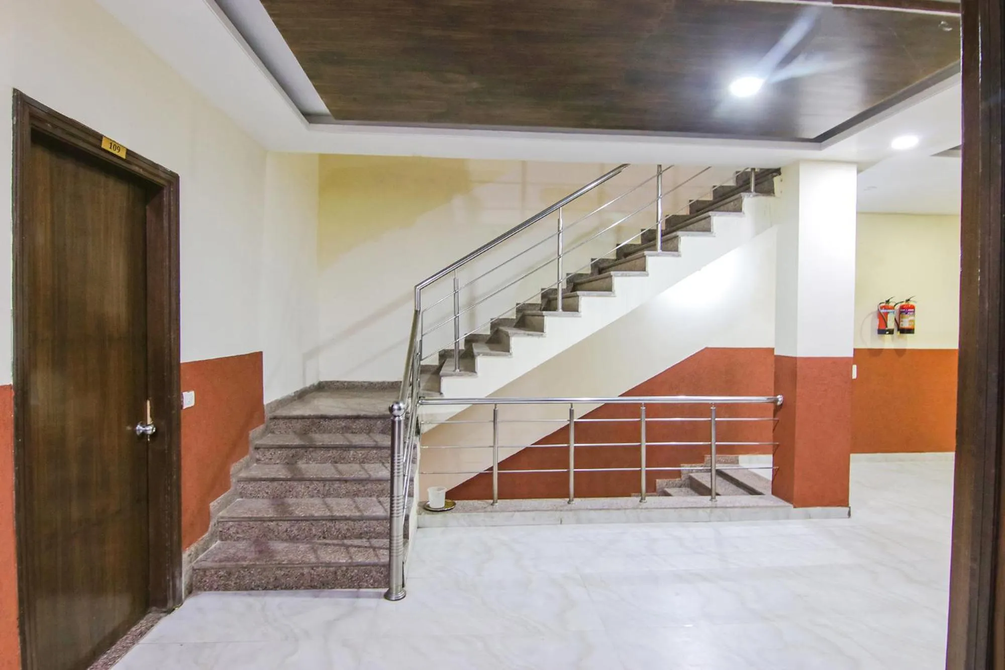 Lobby or reception in FabExpress Kohinoor City