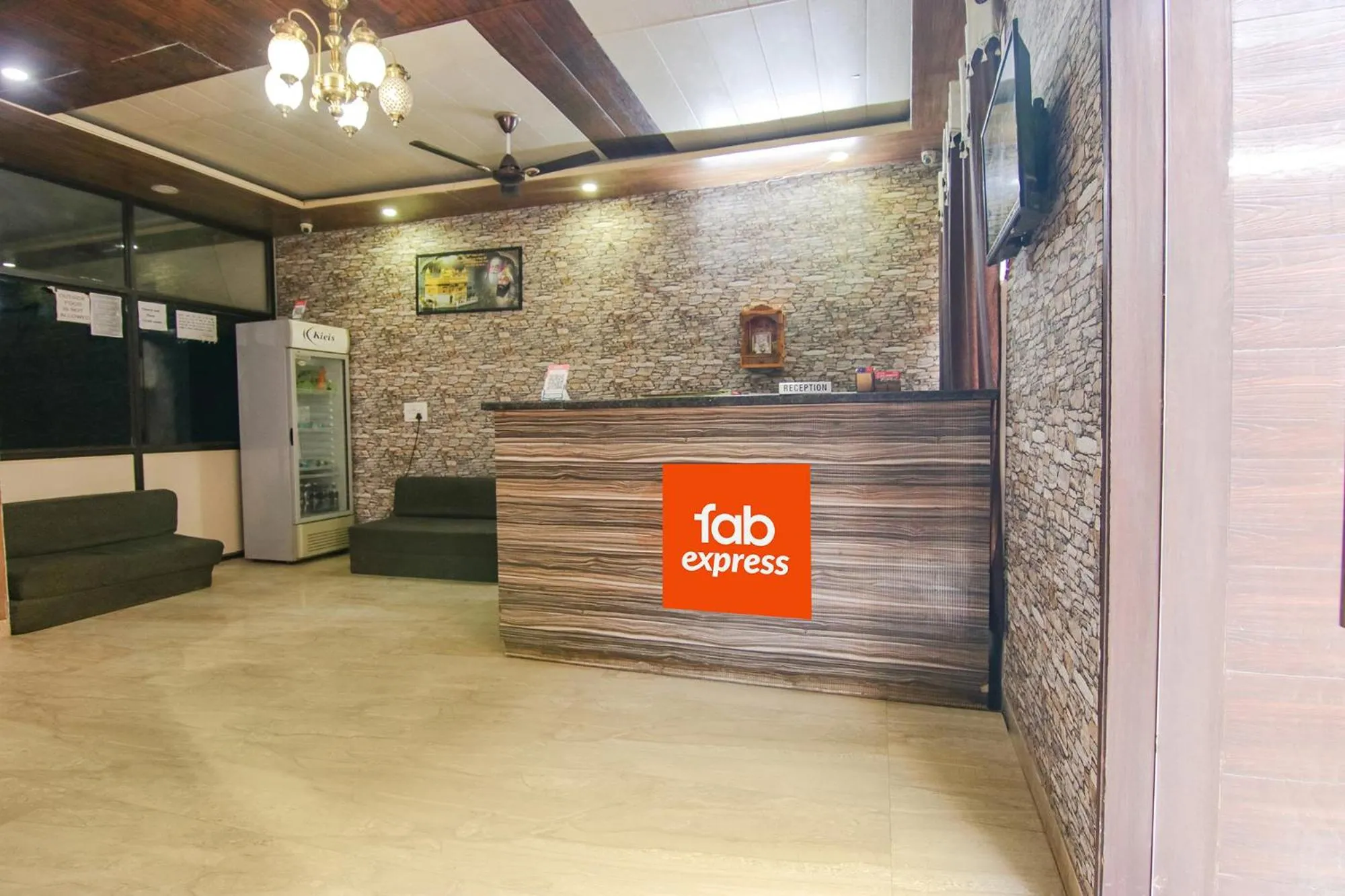 Lobby or reception in FabExpress Kohinoor City