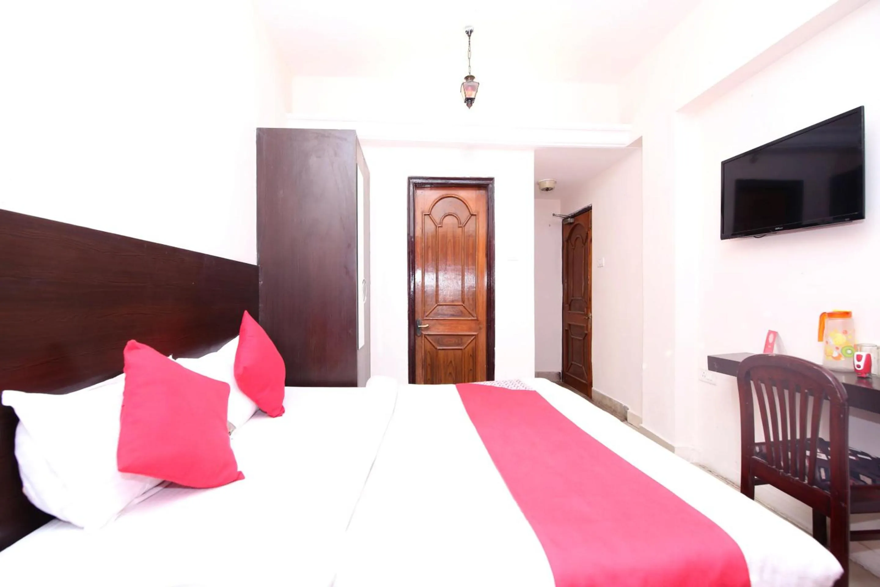 Bedroom, Bed in Hotel O Dwarika Inn