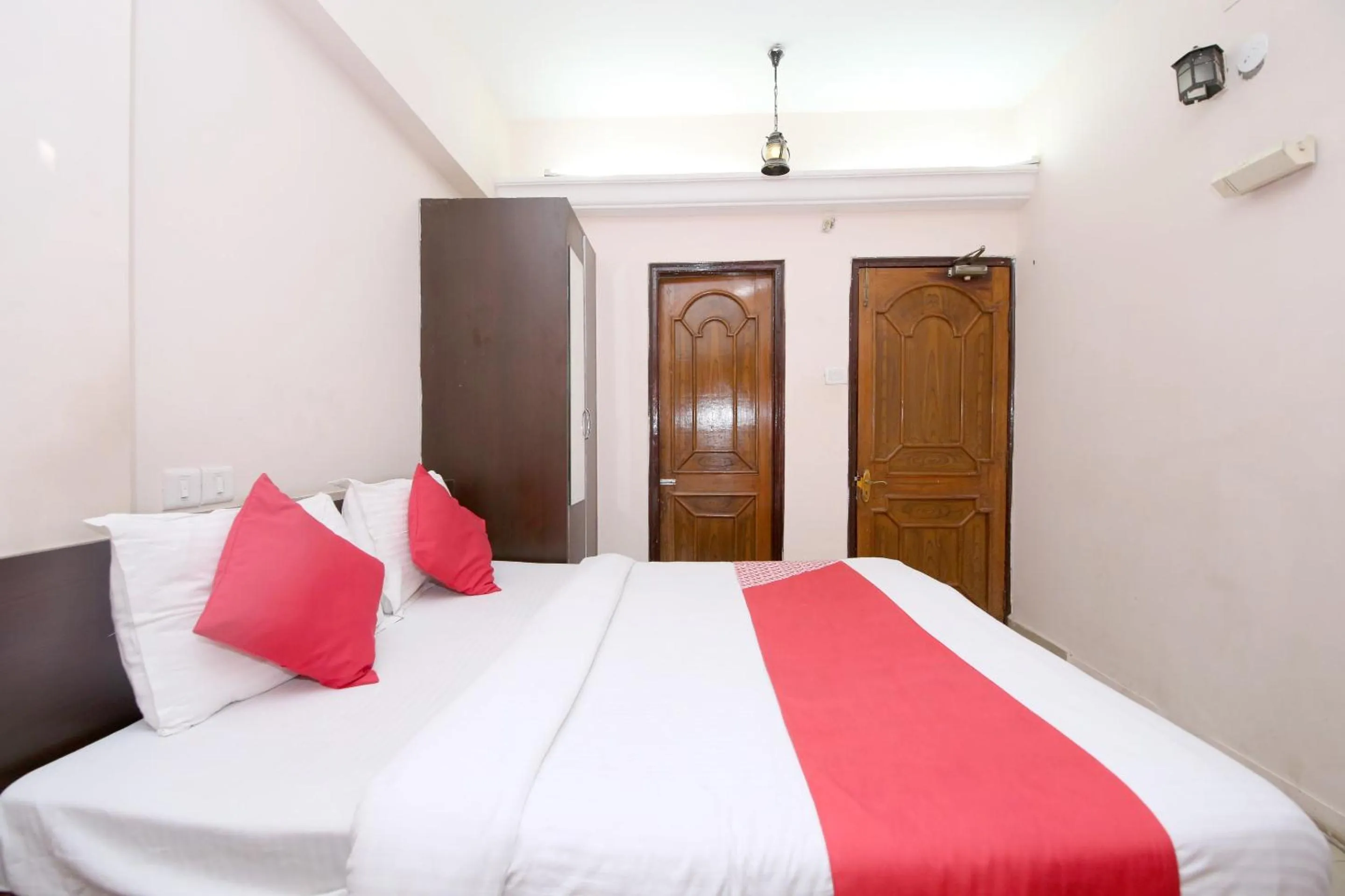 Bedroom in Hotel O Dwarika Inn