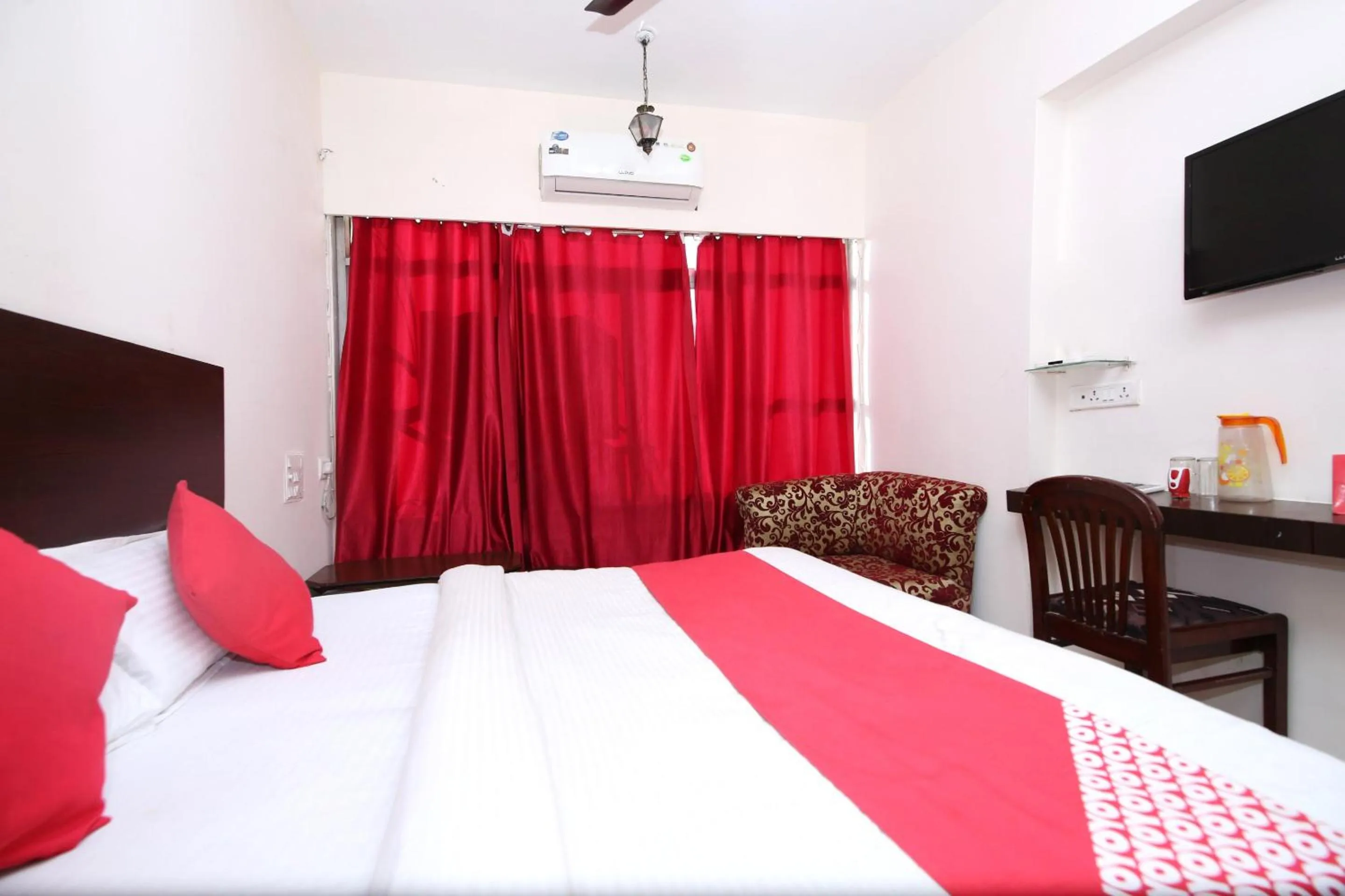 Bedroom in Hotel O Dwarika Inn