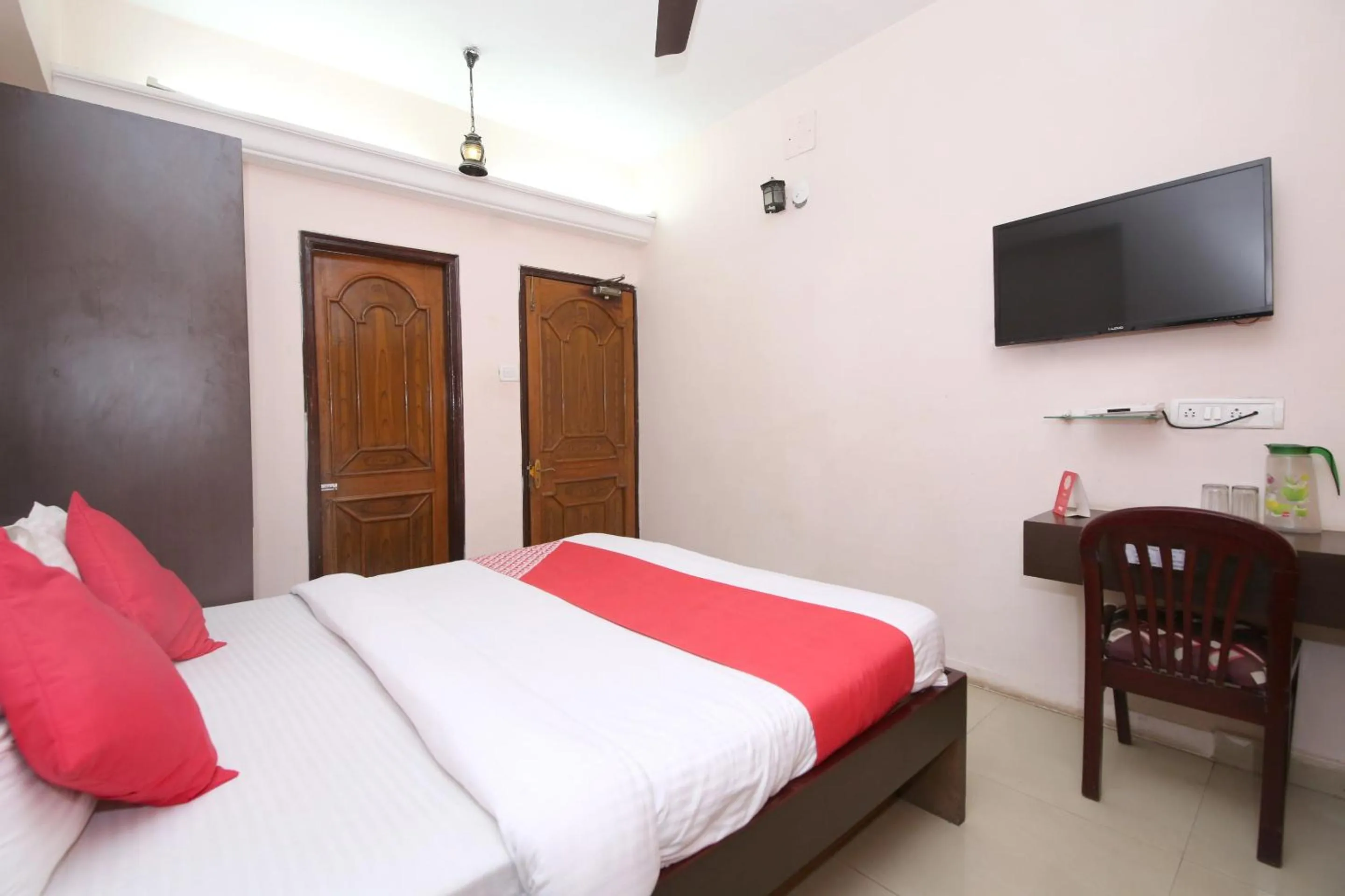 Bedroom in Hotel O Dwarika Inn