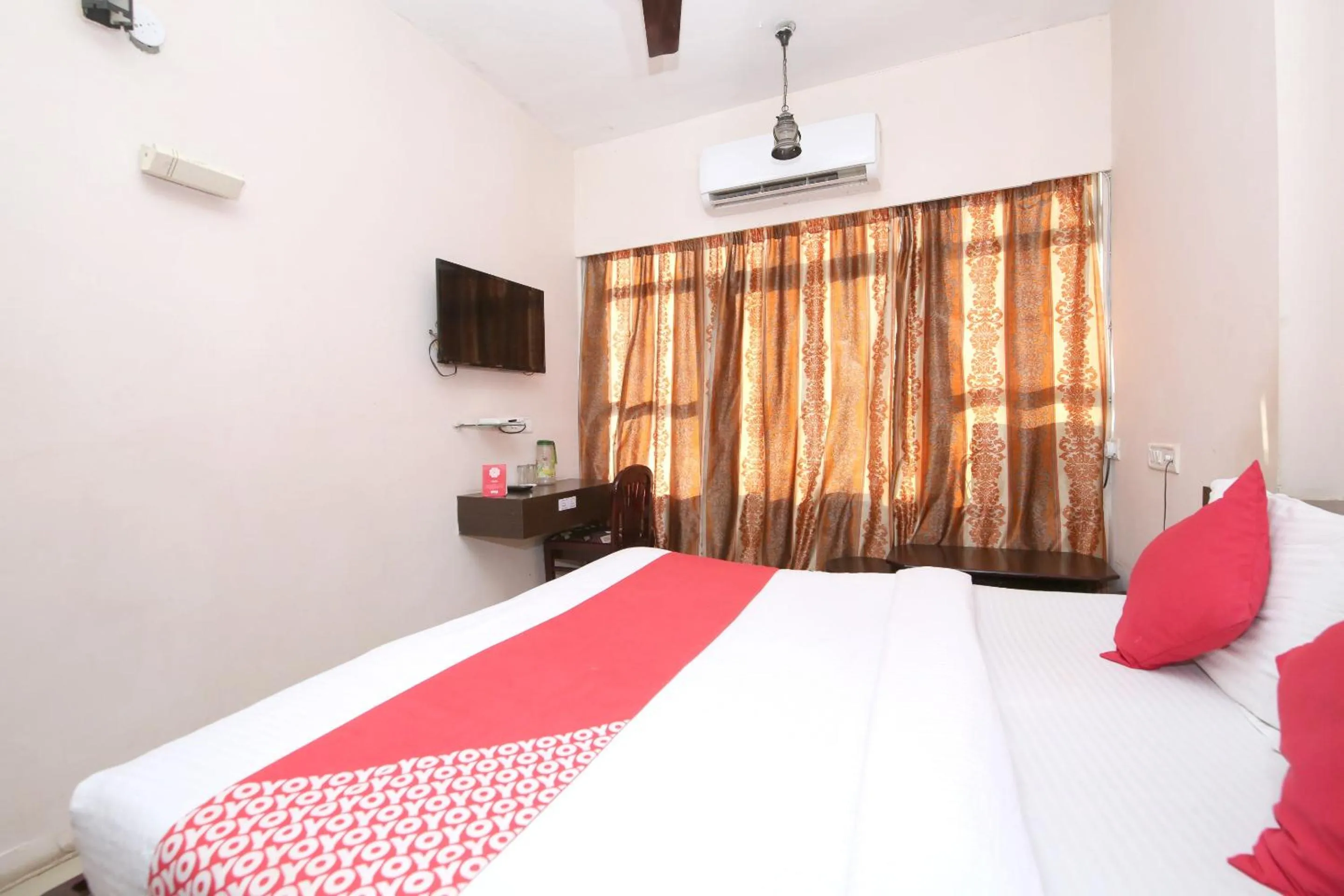 Bedroom in Hotel O Dwarika Inn