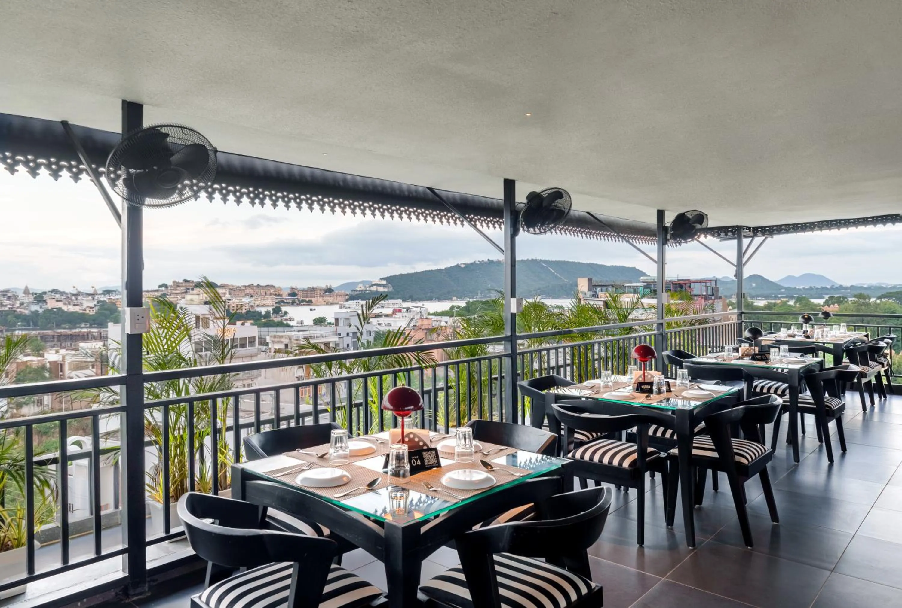 Restaurant/places to eat in Kudos-My Downtown Hotels